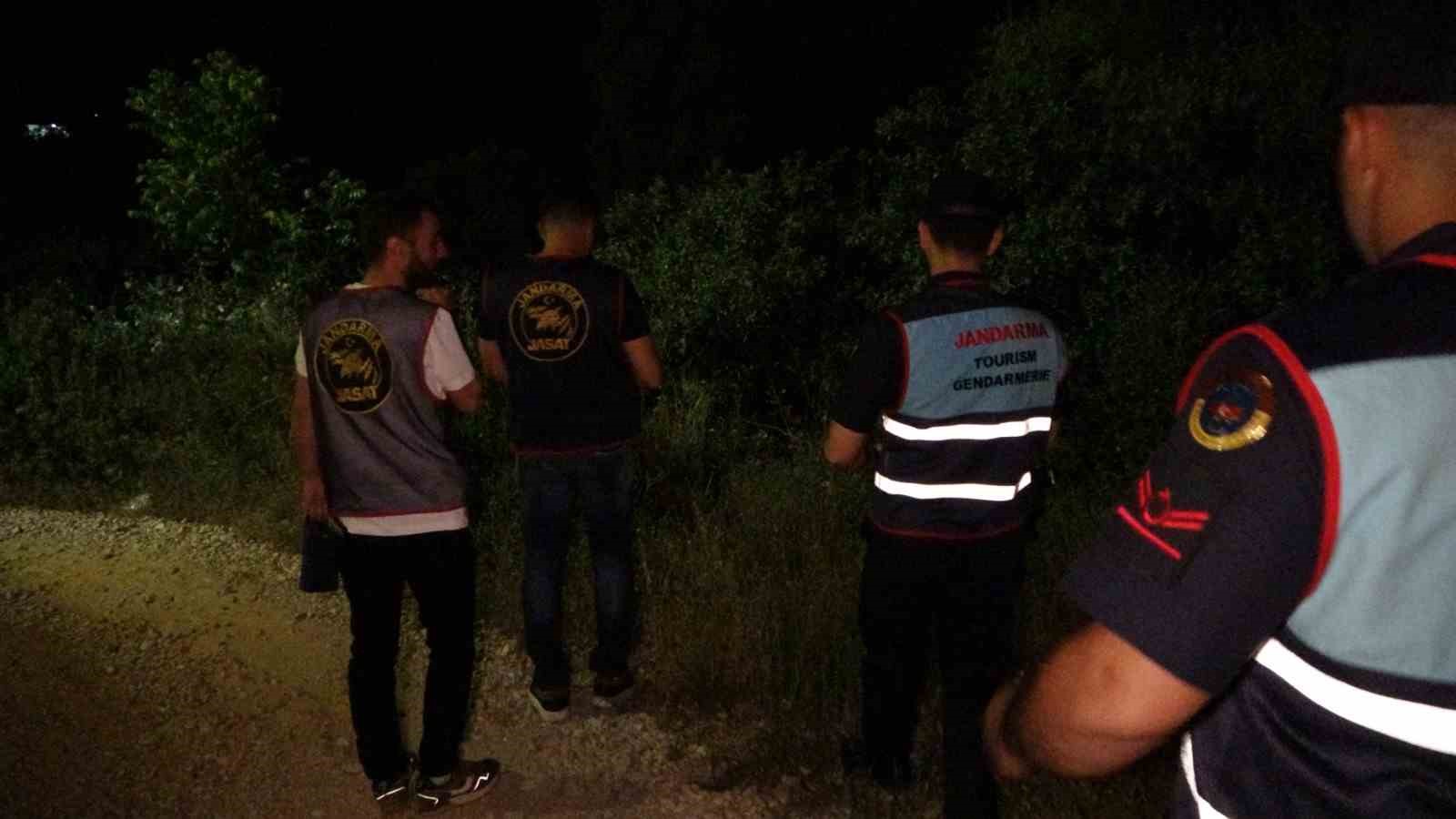 Kaybolan Alzheimer hastası yaşlı kadın 18 saat sonra tarlada bitkin halde bulundu
