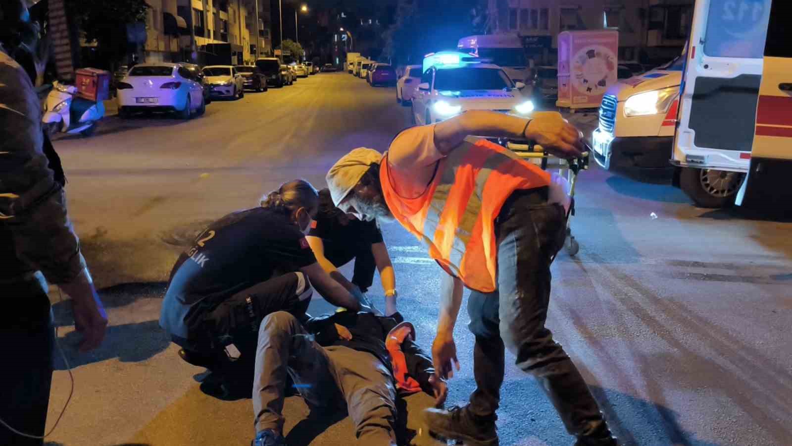 Otomobille &ccedil;arpışan motosiklet s&uuml;r&uuml;c&uuml;s&uuml; yaralandı
