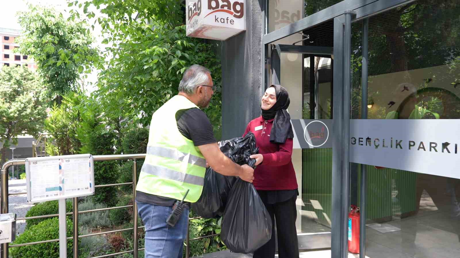 Ayda 1 ton kahve posasını gübre olarak değerlendiriyorlar