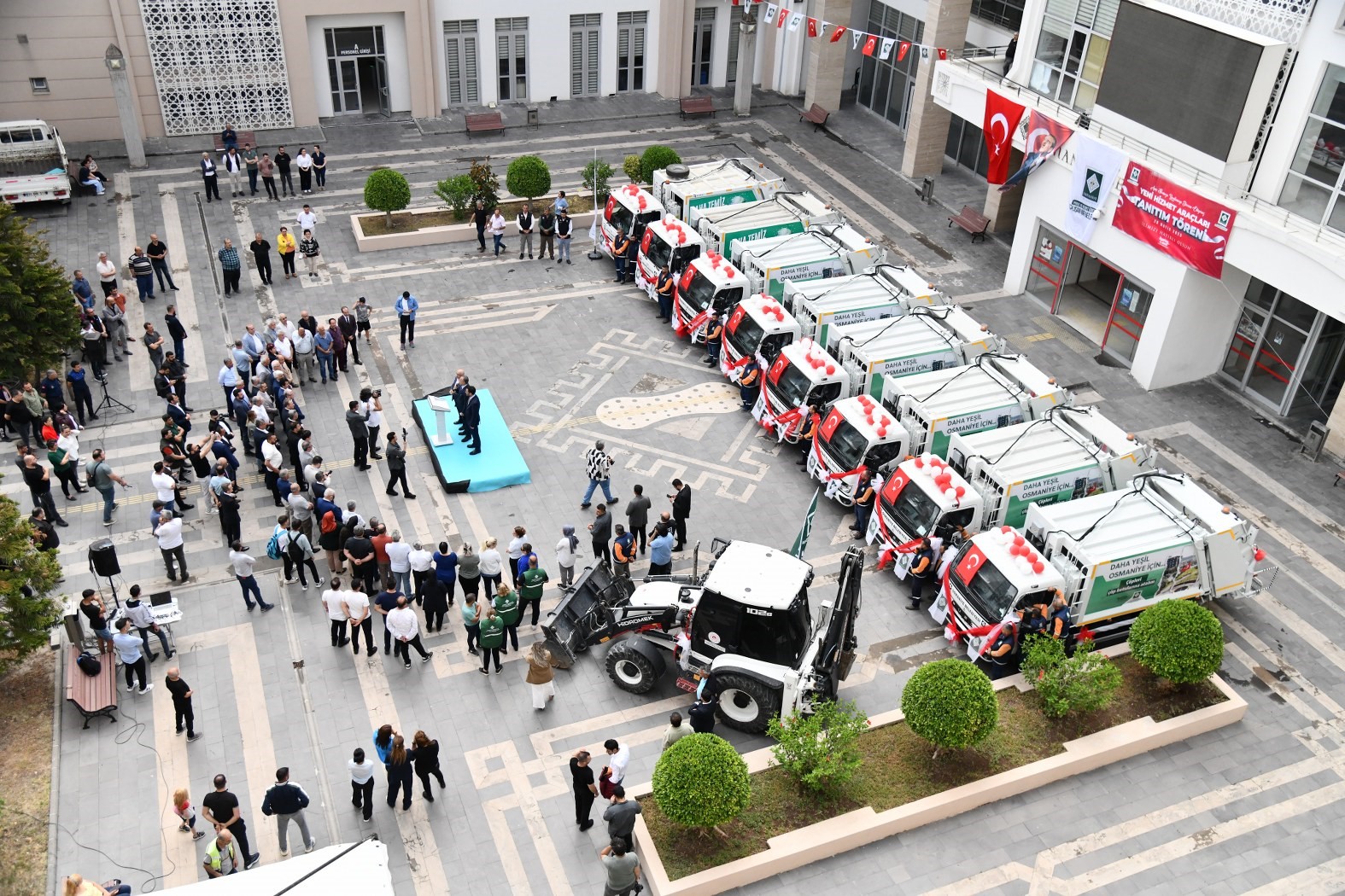 Osmaniye Belediyesi ara&ccedil; filosunu g&uuml;&ccedil;lendiriyor
