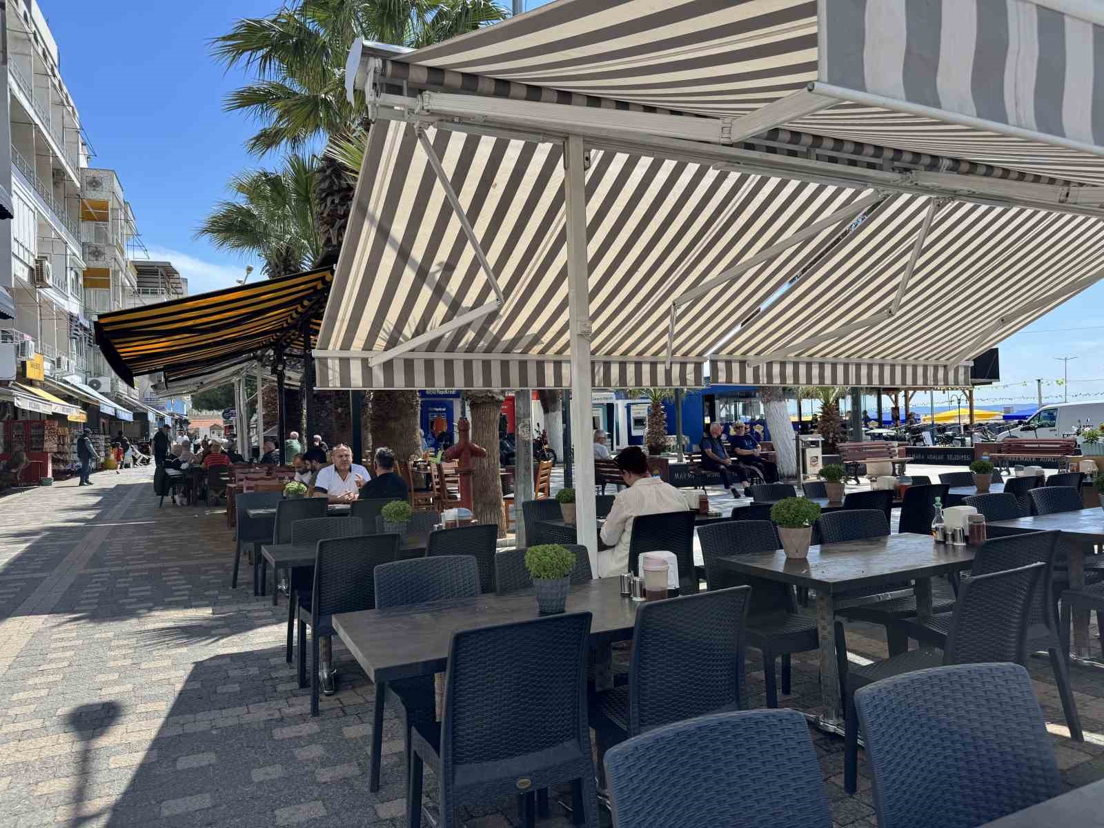 Avşa Adası&rsquo;nda bayram hareketliliği başladı
