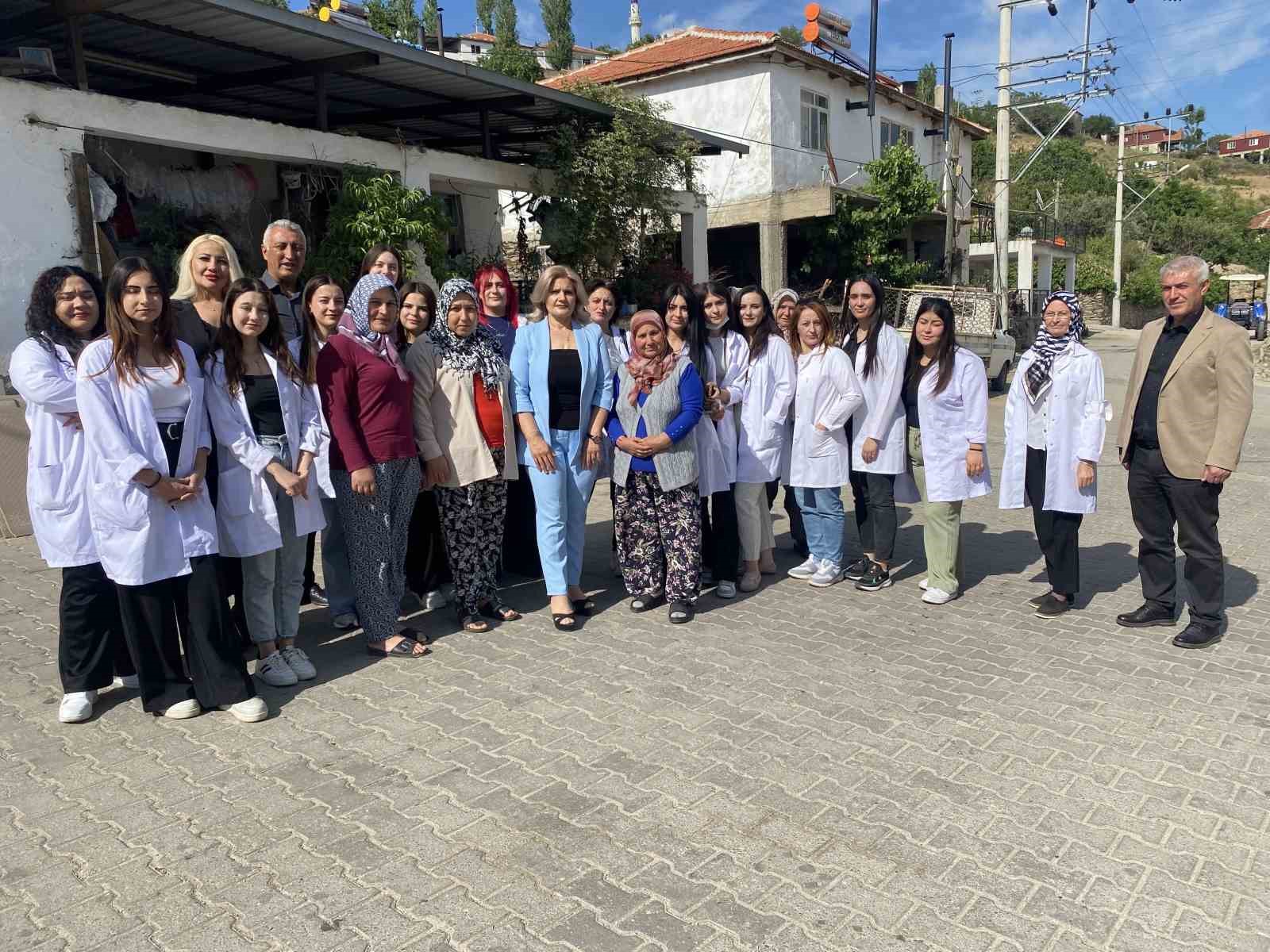 Kadınlar g&uuml;zelleşti, k&ouml;y kahvesi g&uuml;zellik salonuna d&ouml;nd&uuml;
