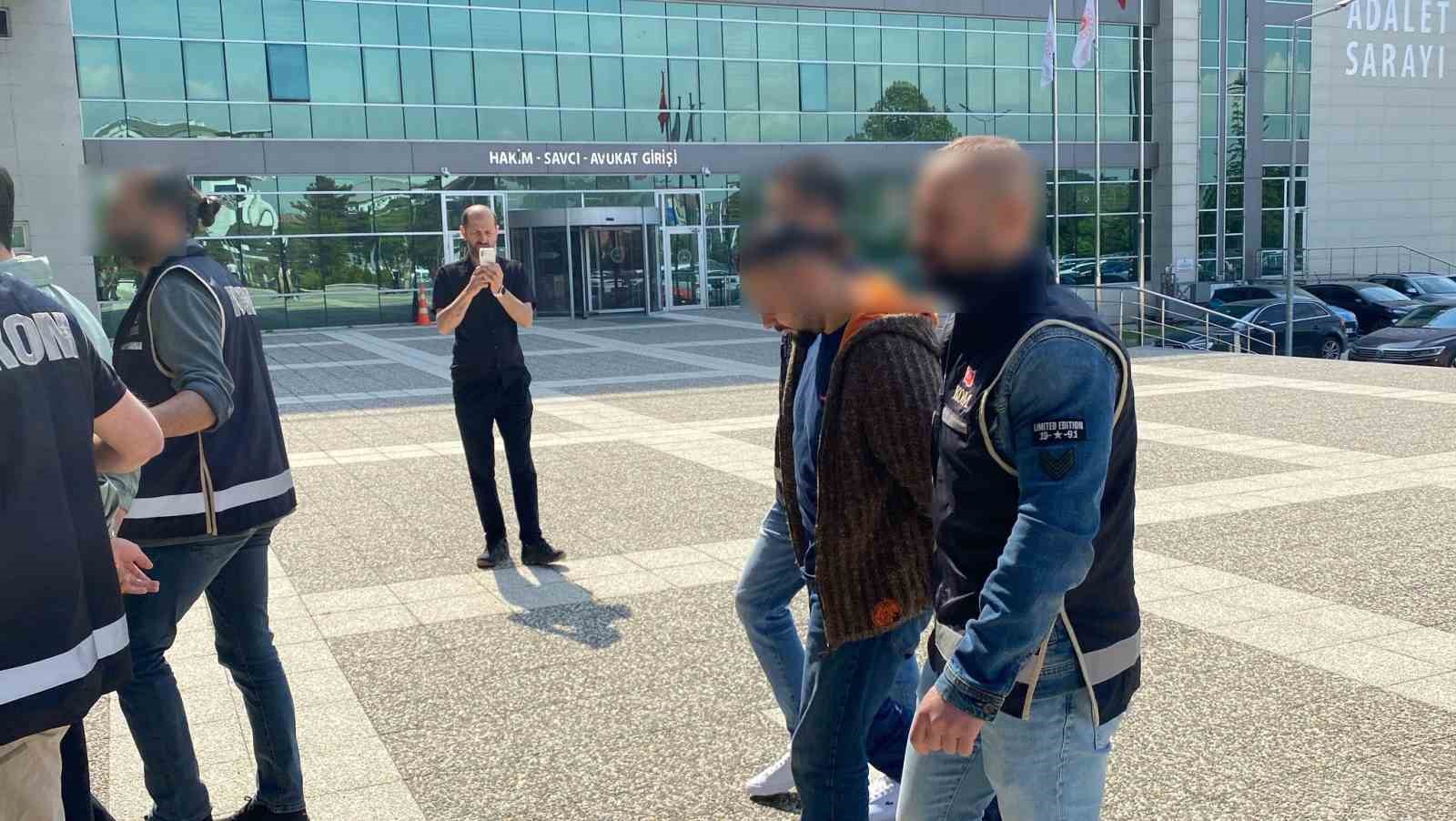 Bolu’da Maydonoz Döner’e FETÖ operasyonu: 6 gözaltı
