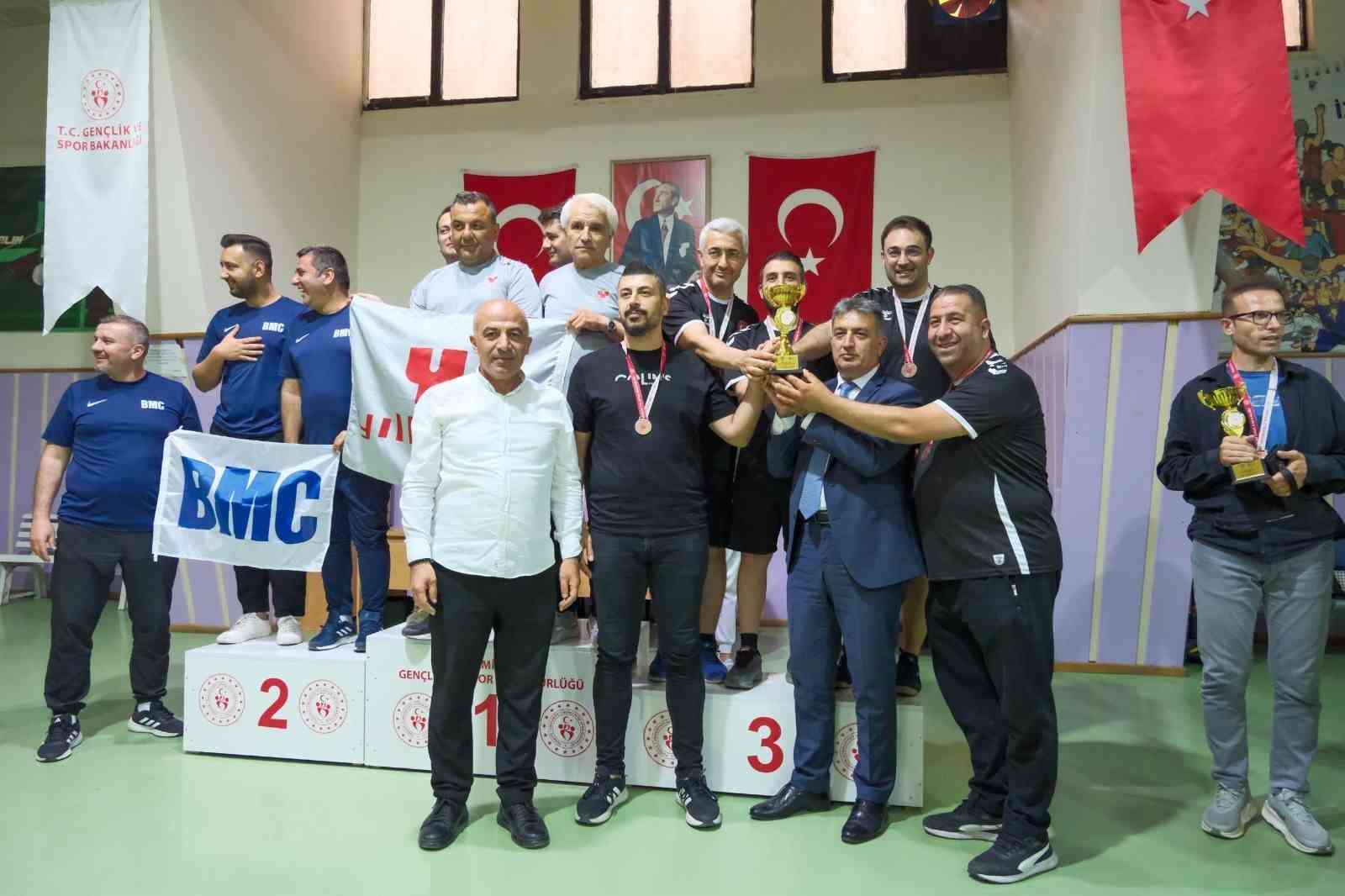 Tepecik EAH masa tenisi takımı Süper Lig’e yükseldi