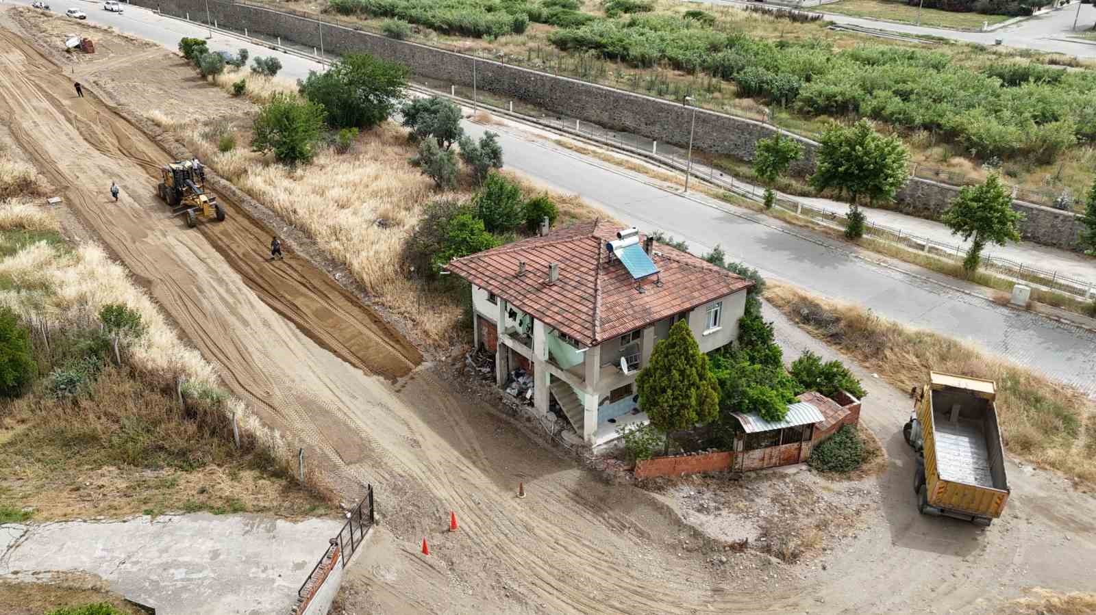 Dallıca’da 6 yeni yol için çalışmalar başladı
