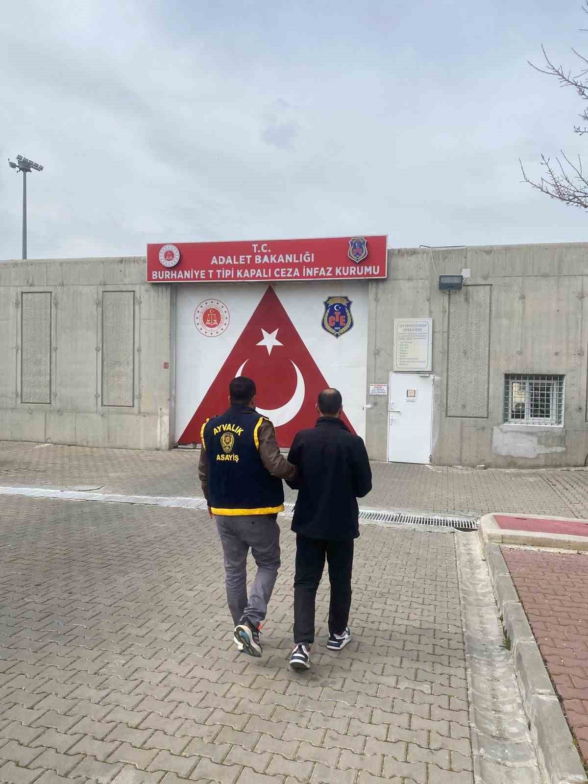 Kasten öldürme suçundan aranan şahıs Ayvalık’ta yakalandı