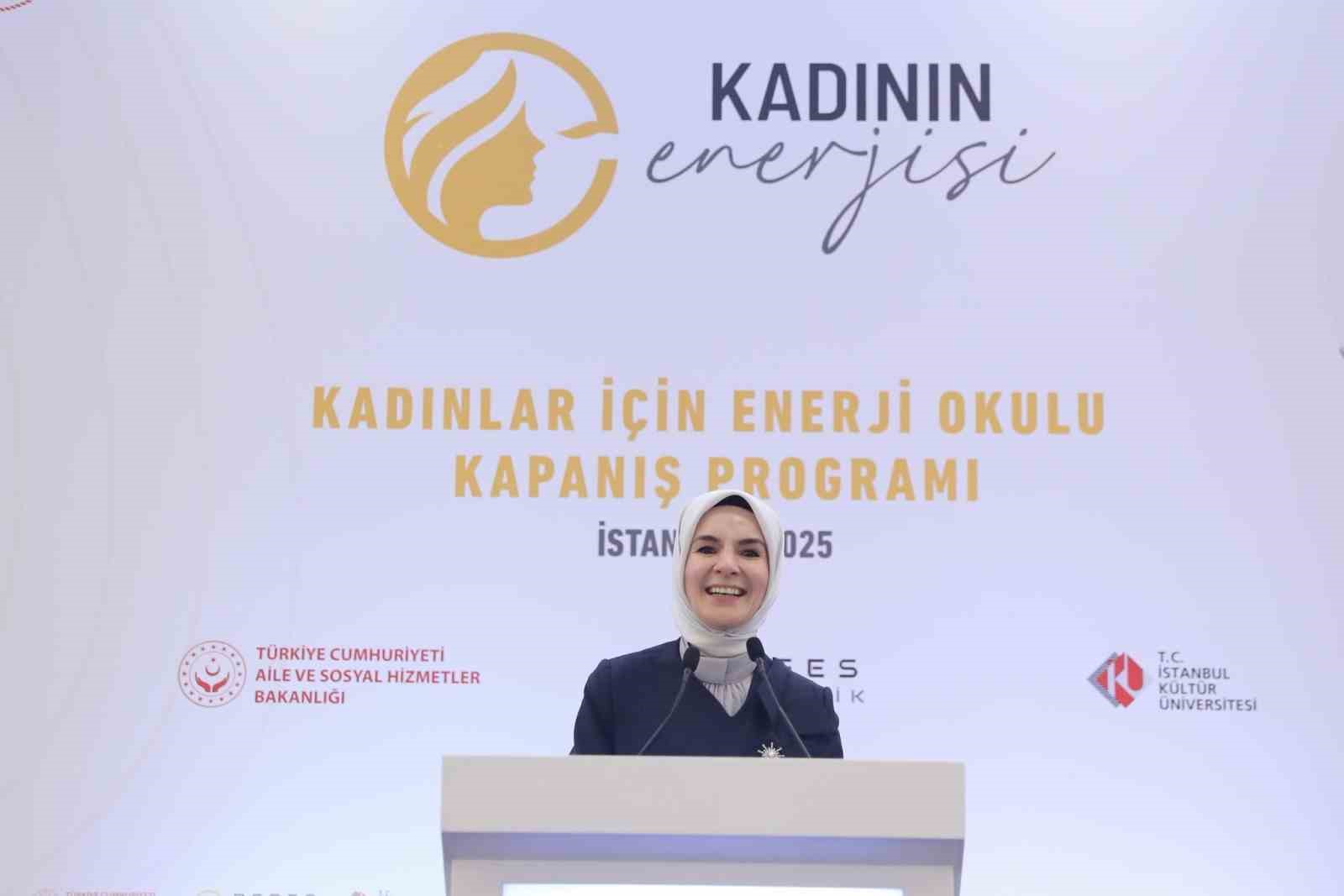 Bakan G&ouml;ktaş: "Kadınların enerjisiyle g&uuml;&ccedil;lenen bir sekt&ouml;r&uuml;n ve adil bir geleceğin ilk adımlarına tanıklık ediyoruz"
