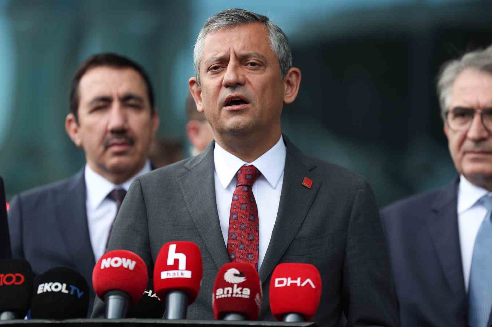 CHP Genel Başkanı &Ouml;zg&uuml;r &Ouml;zel TİSK&rsquo;i ziyaret etti
