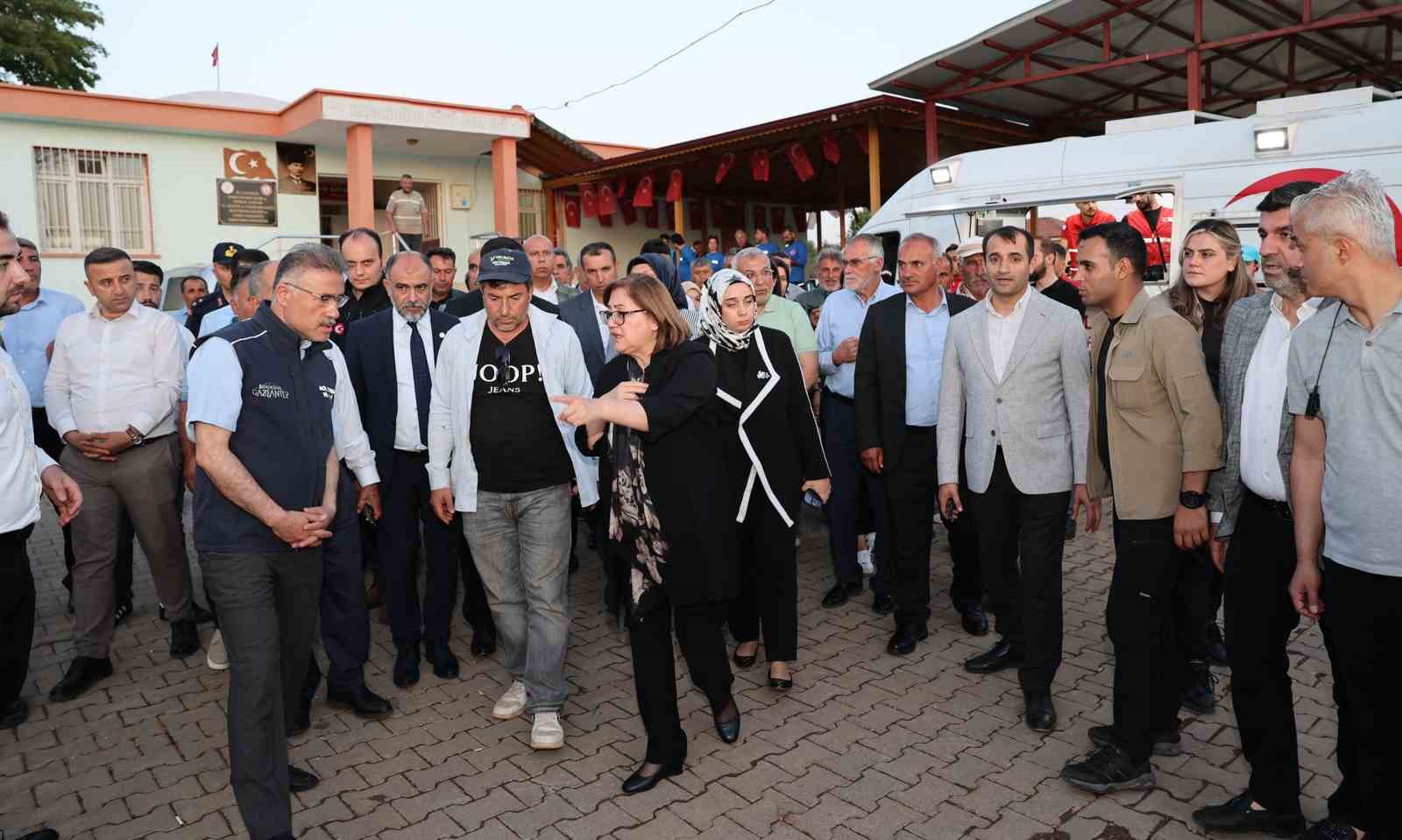 Şahin, kaybolan Onur’un ailesini ziyaret etti