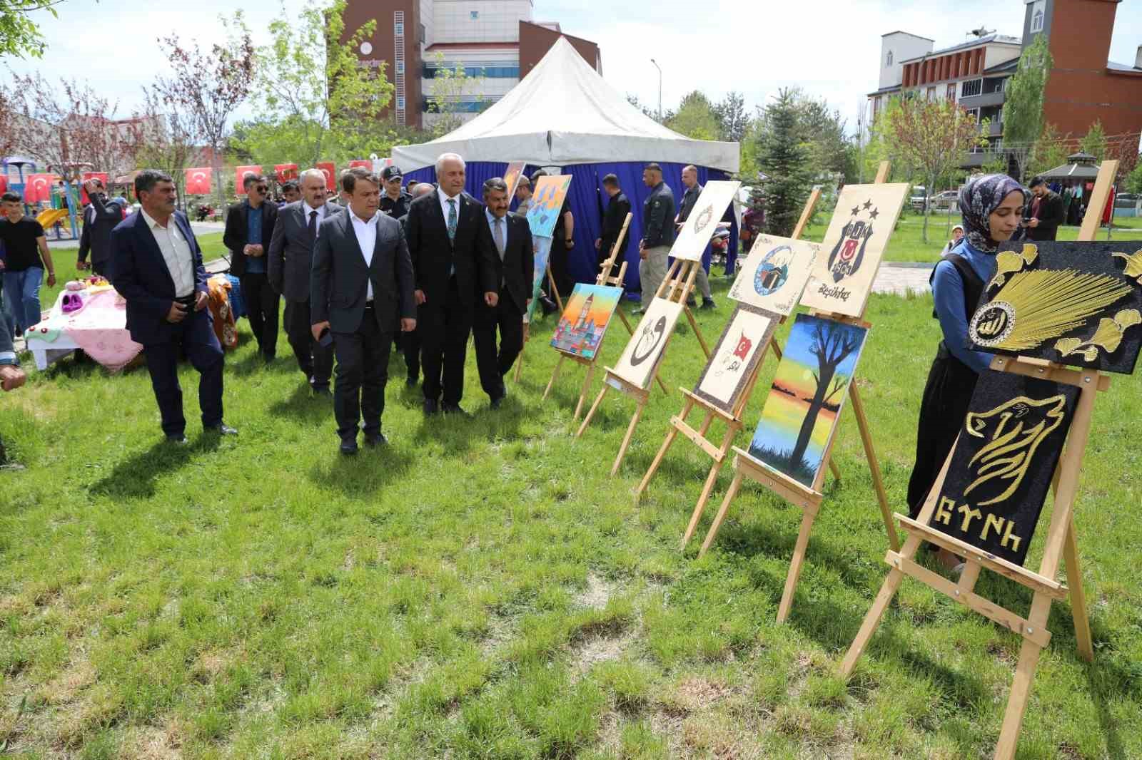 Eleşkirt’te Hayat Boyu Öğrenme şenliği etkinliği