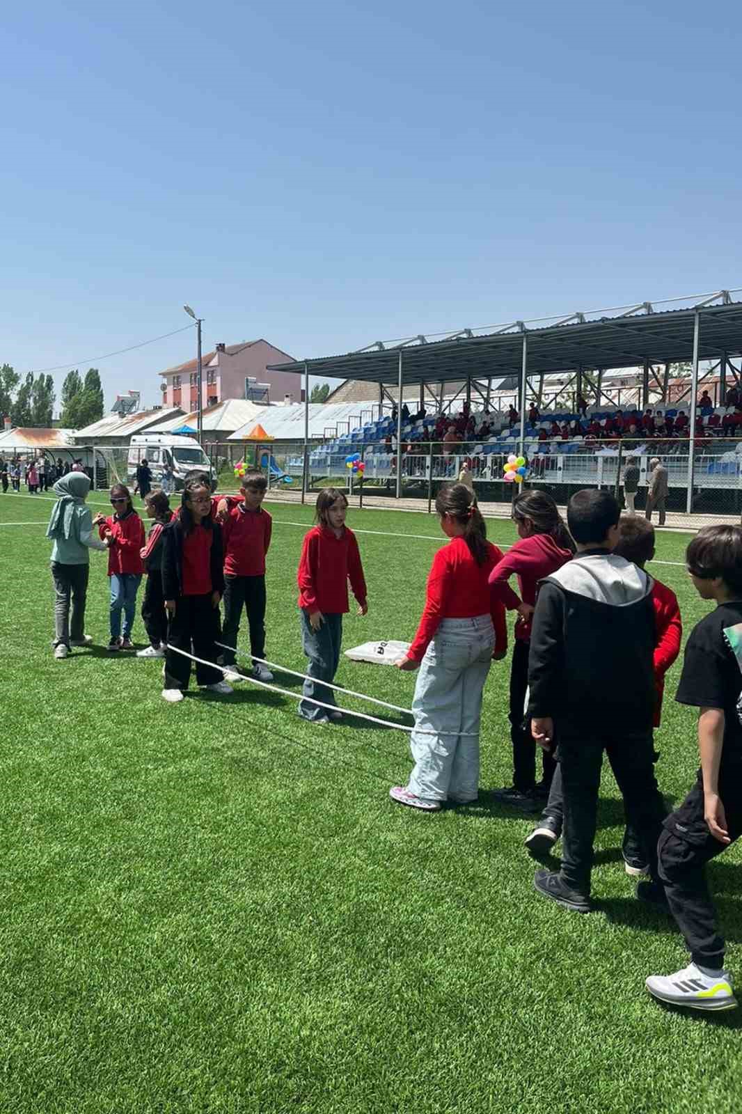 Eleşkirt&rsquo;te Hayat Boyu &Ouml;ğrenme şenliği etkinliği
