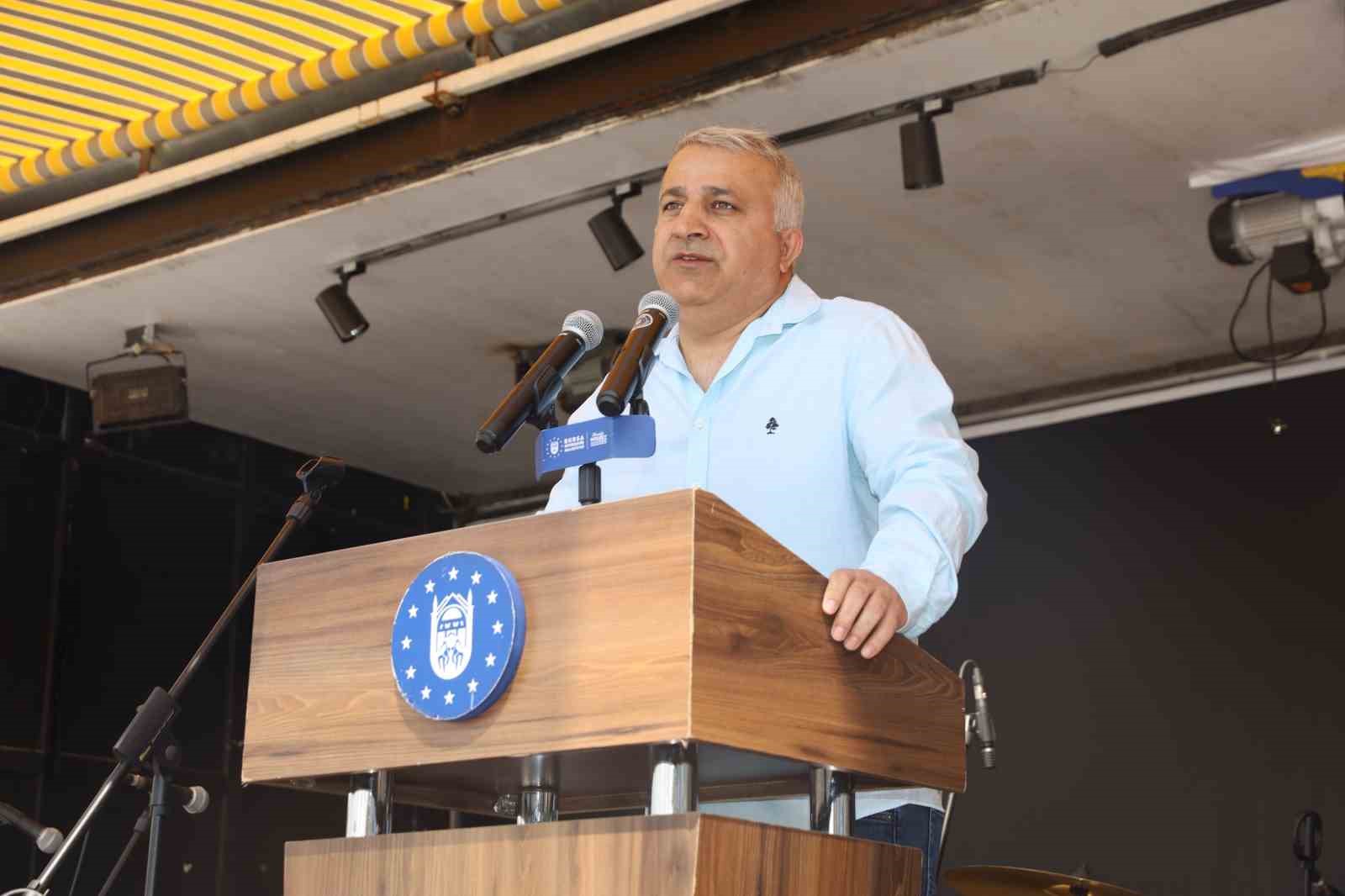 Gemlik&rsquo;in dip temizliği b&uuml;y&uuml;kşehirden
