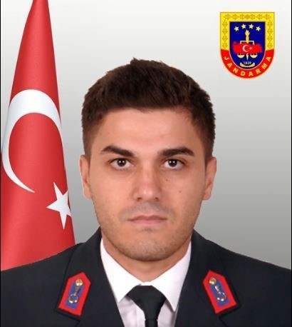 Şehit Jandarma Astsubay Emre Polat memleketi Sivas&rsquo;ta kılınan cenaze namazının ardından toprağa verildi
