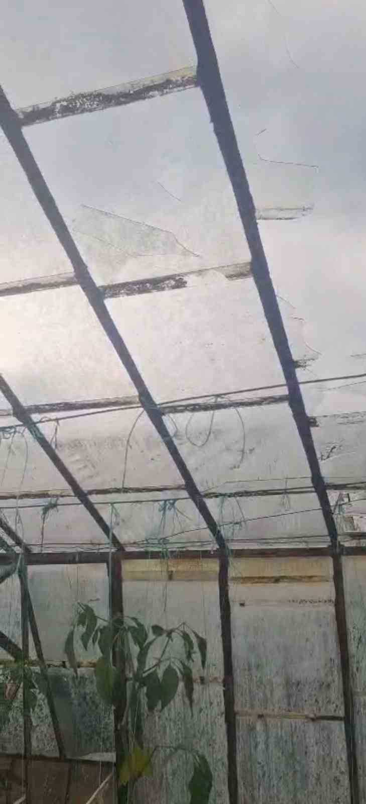 Serik&rsquo;te sağanak ve dolu tarım arazilerine zarar verdi
