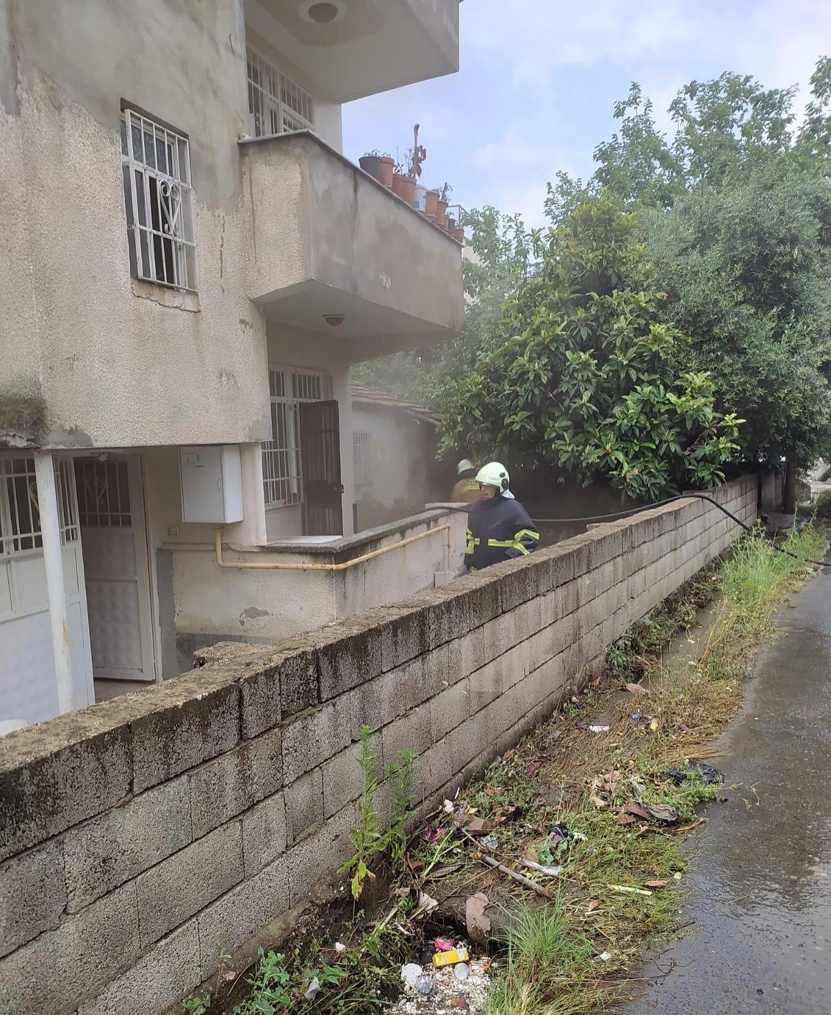 D&ouml;rtyol&rsquo;da ev yangını
