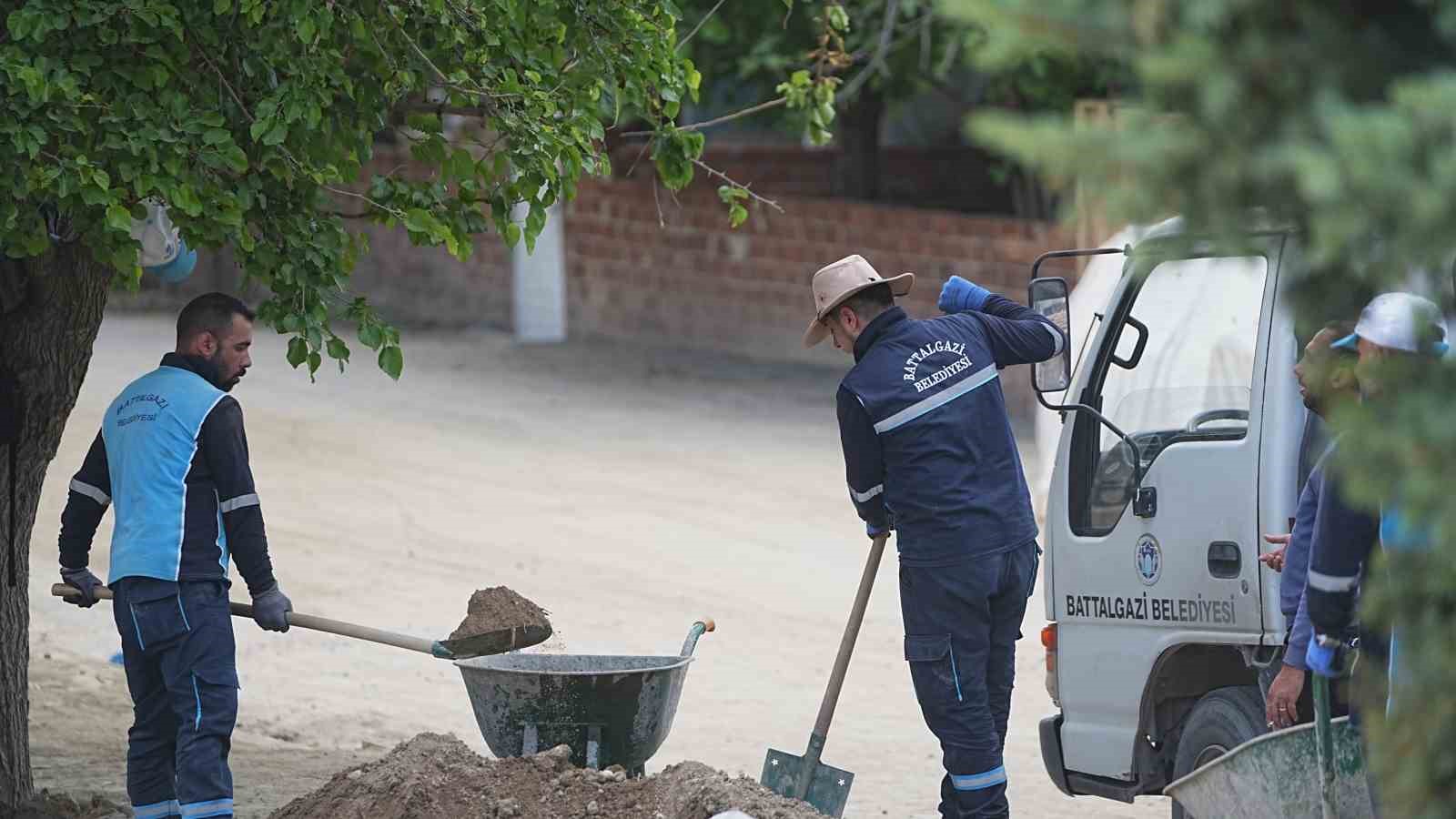Dolamantepe Mahallesi’nde park ve yol düzenlemesi