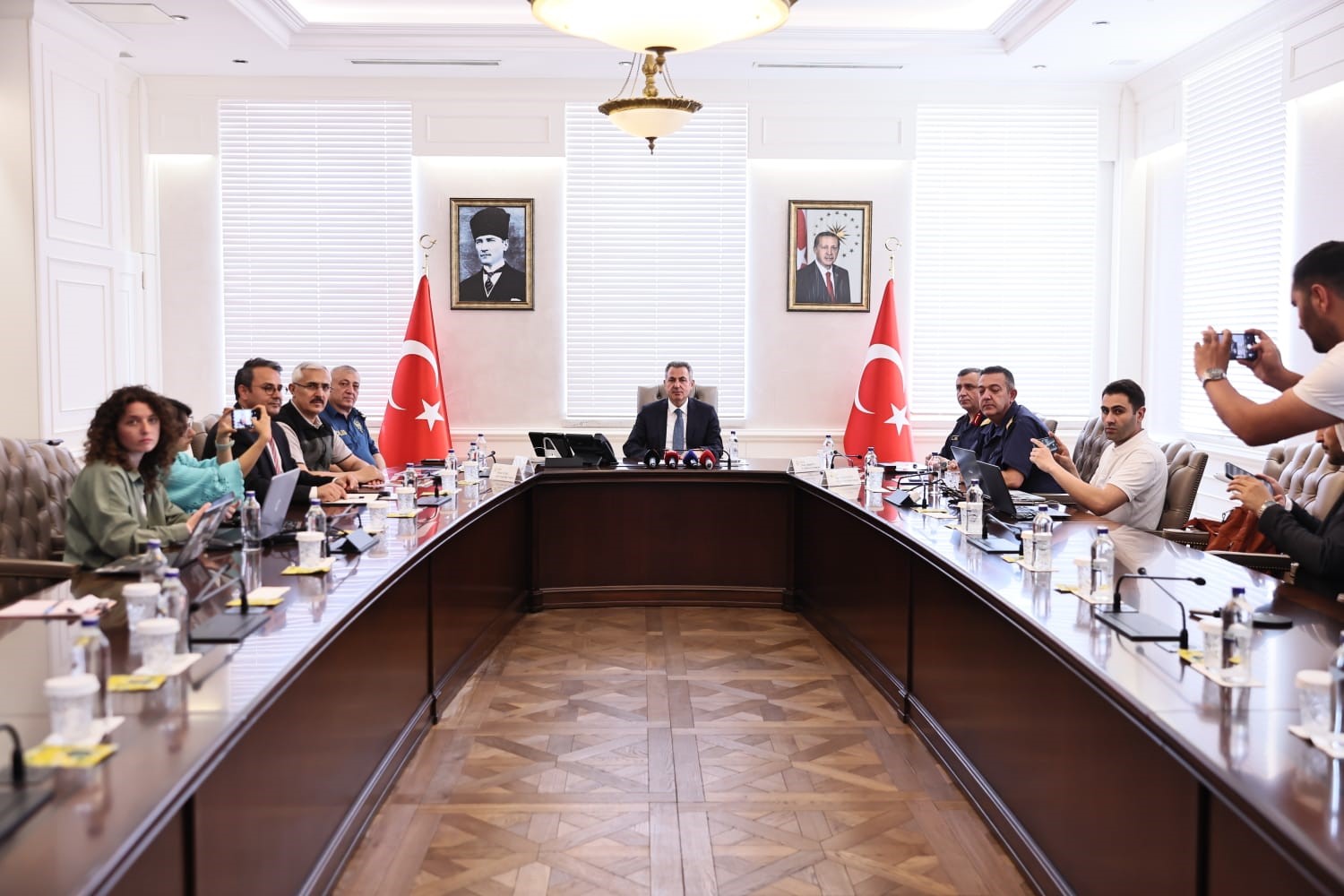 İzmir’de yangın riskine karşı ormanlara giriş yasaklandı