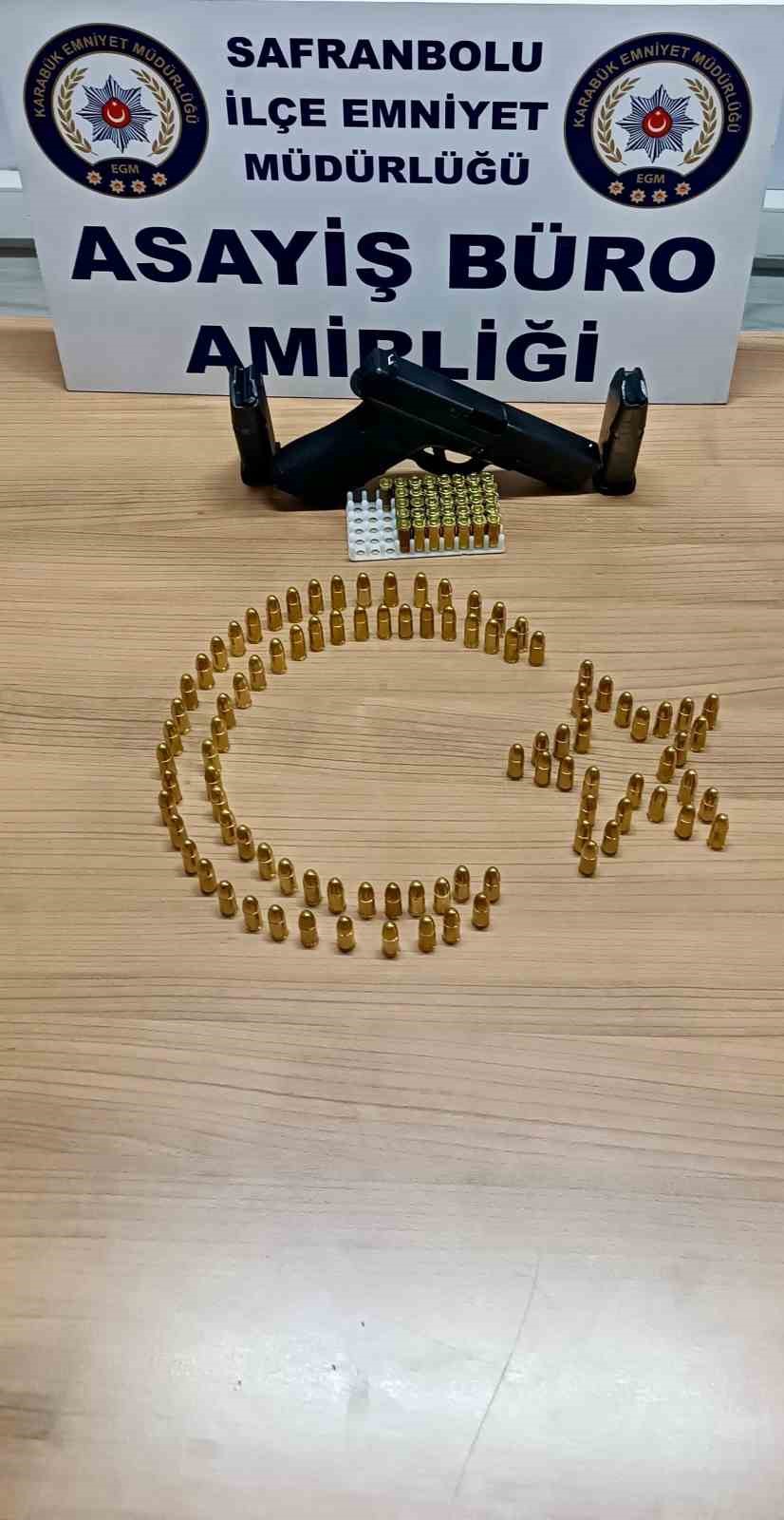 Ruhsatsız silah operasyonunda 4 şüpheli yakalandı