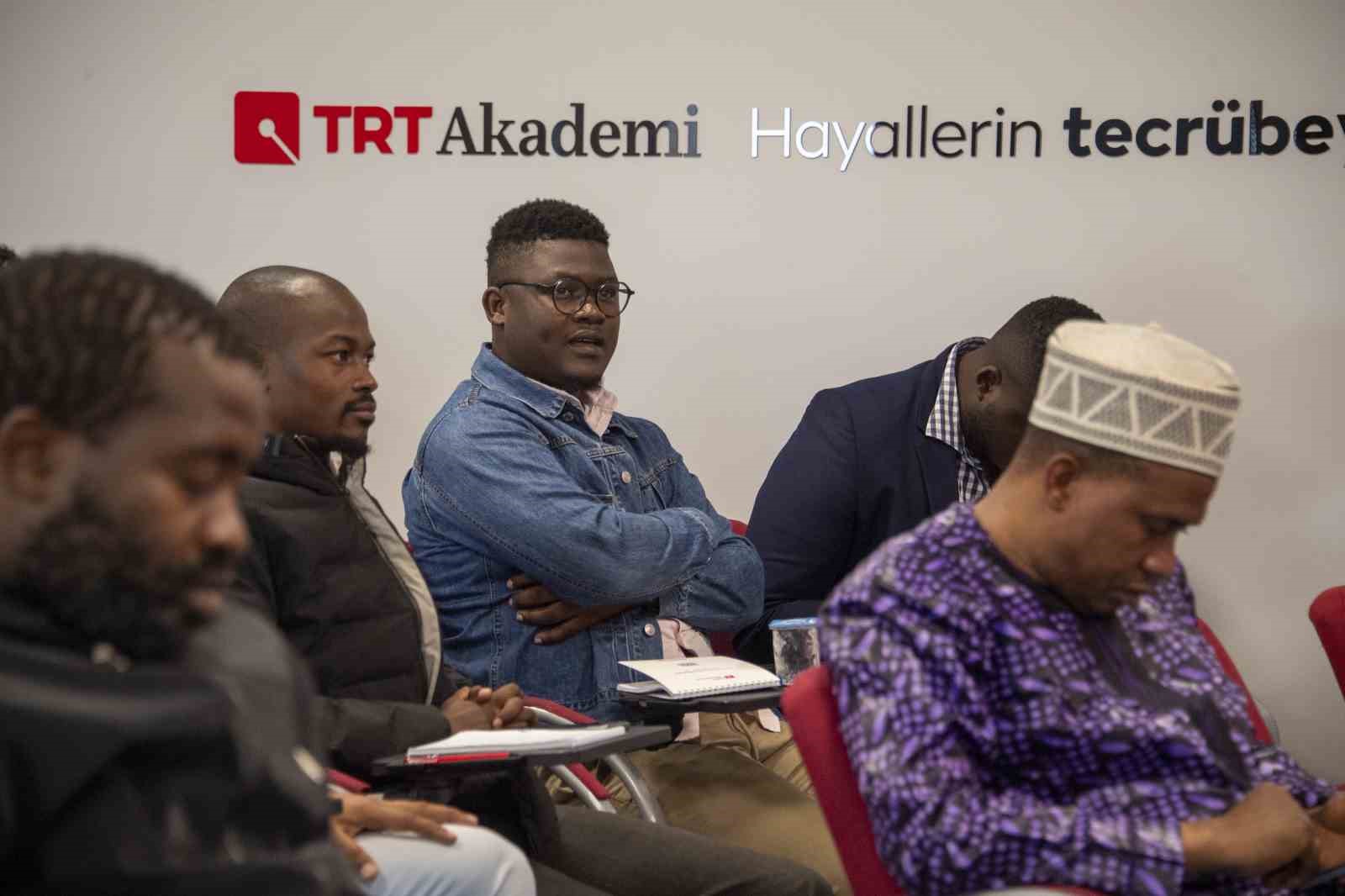 Ankara&rsquo;da Nijerya ve Mozambikli gazetecilere dijital medya eğitimi
