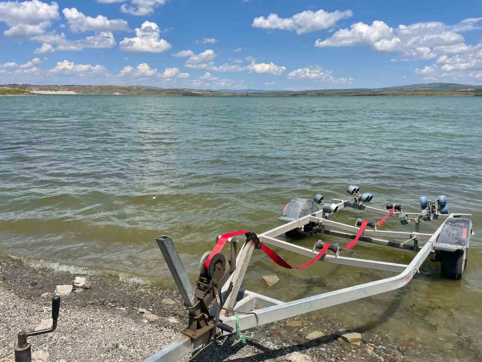 Çorum’da barajdan 2 bin 600 metre ağ çıktı