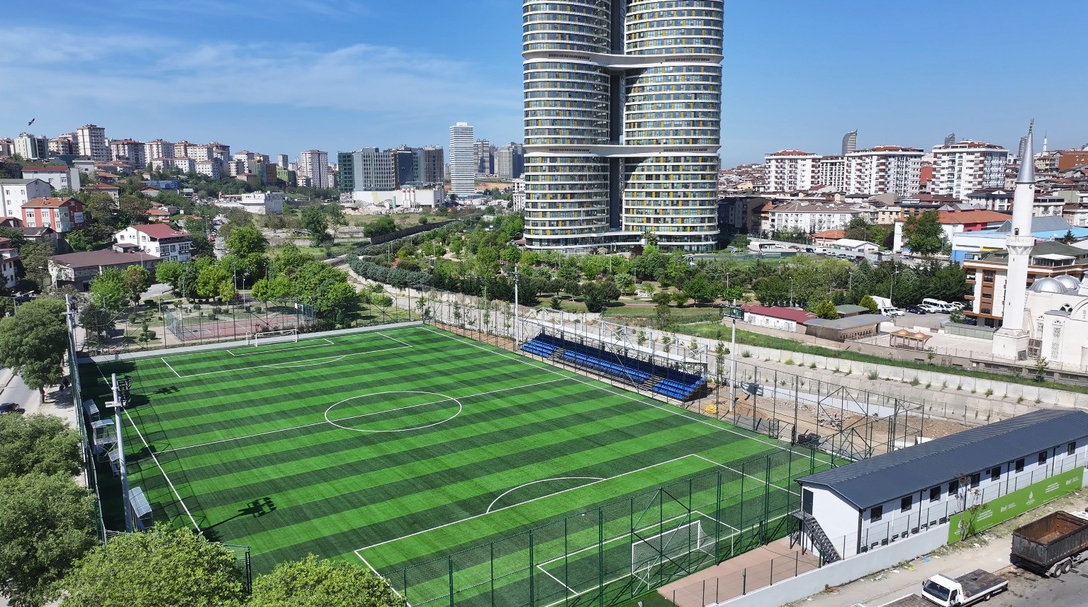 Yenisahra Stadı yenilendi, Ataşehir’de spor altyapısı güçlendi