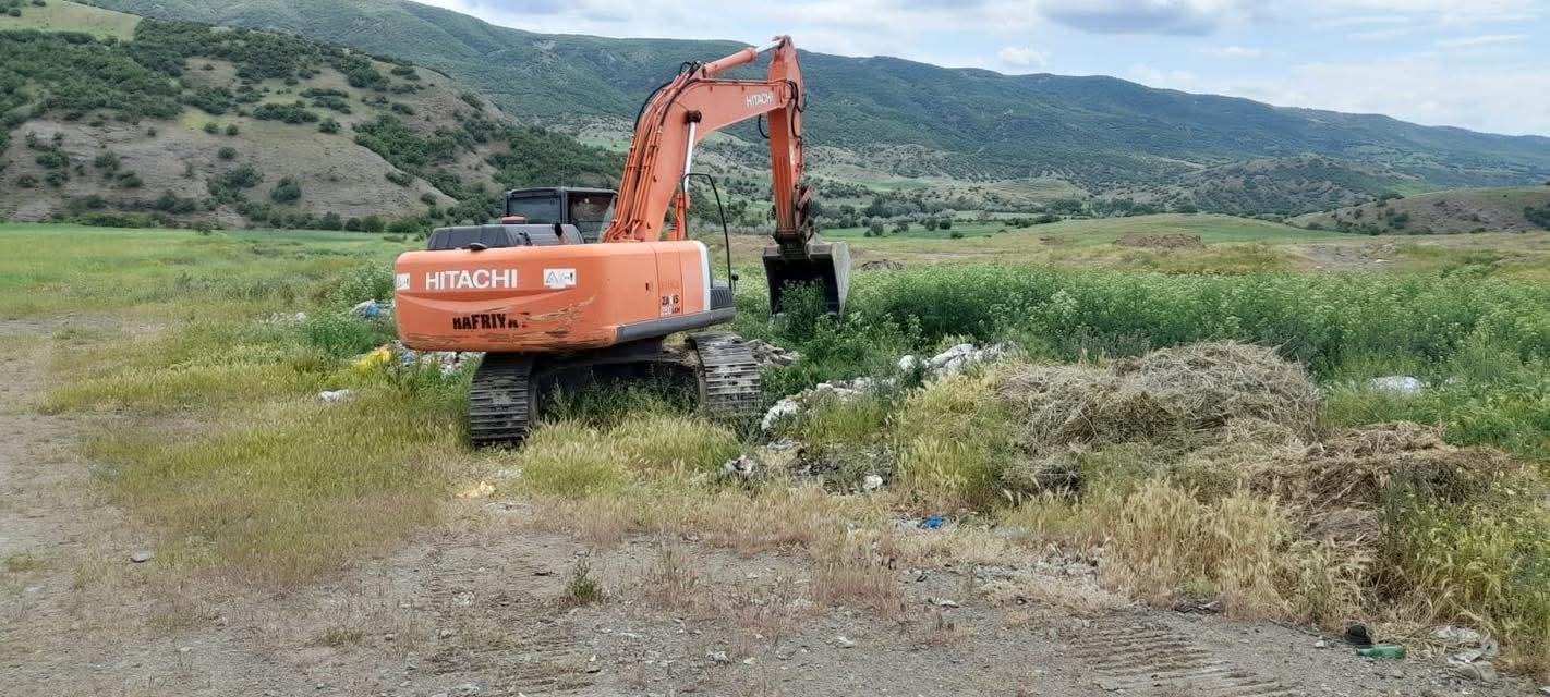 Özükavak Belediyesi vahşi depolama alanı rehabilitasyon çalışmasını başlattı