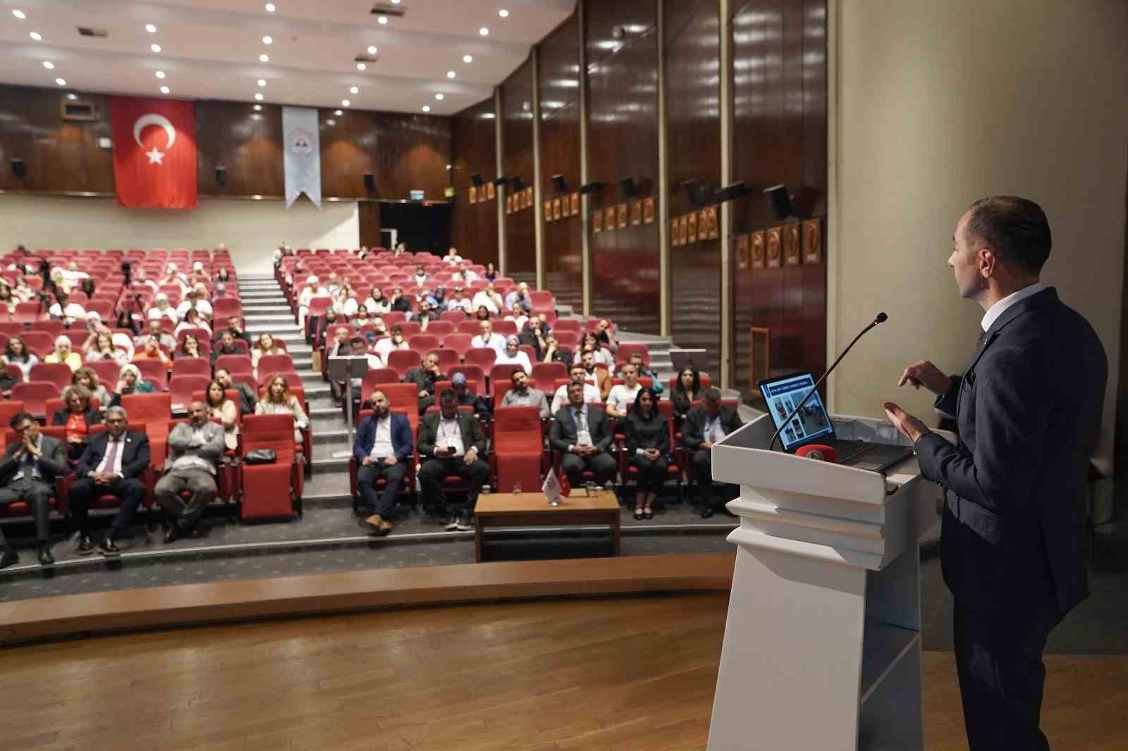 Melikgazi Belediyesi Sıfır Atık Çalıştayı’nda örnek çalışmalarını anlattı