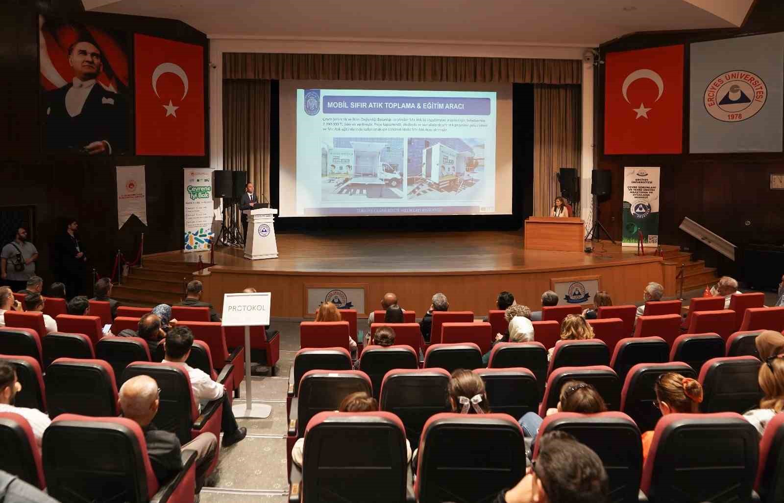 Melikgazi Belediyesi Sıfır Atık &Ccedil;alıştayı&rsquo;nda &ouml;rnek &ccedil;alışmalarını anlattı
