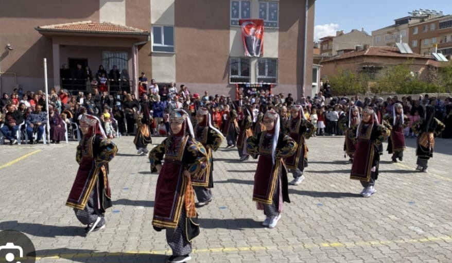 Develi’de İmam Hatip Ortaokulu’nda ‘Yabancı Dil Şenliği’