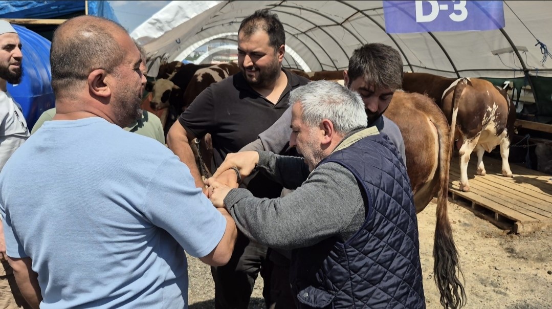 Sultangazi kurban pazarında bayram hareketliliği devam ediyor
