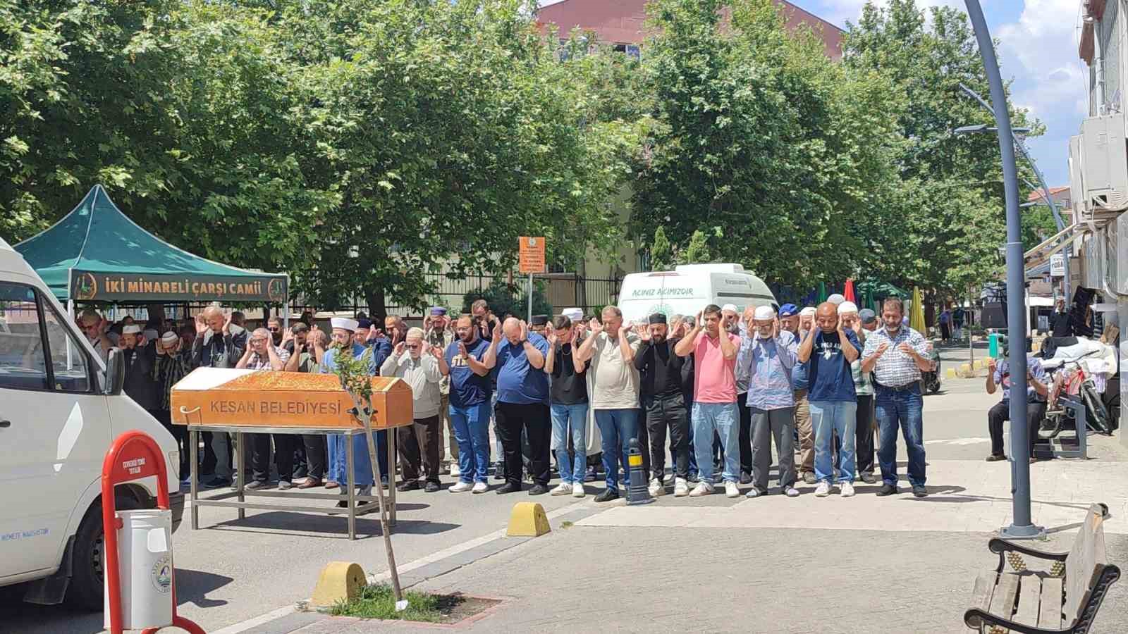 Adana’da hastanede karışan yaşlı kadının cenazesi Edirne’de toprağa verildi