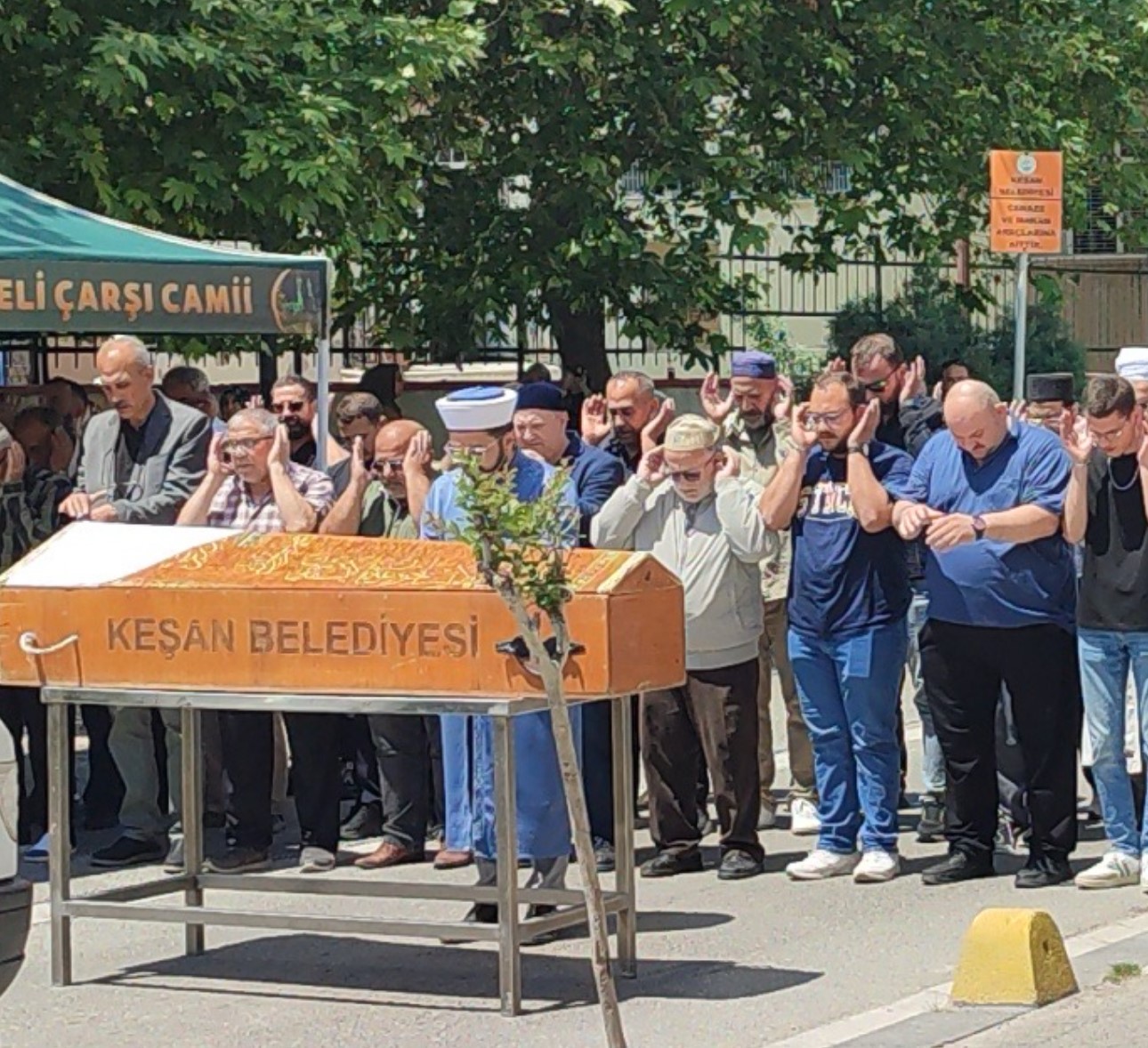 Adana&rsquo;da hastanede karışan yaşlı kadının cenazesi Edirne&rsquo;de toprağa verildi
