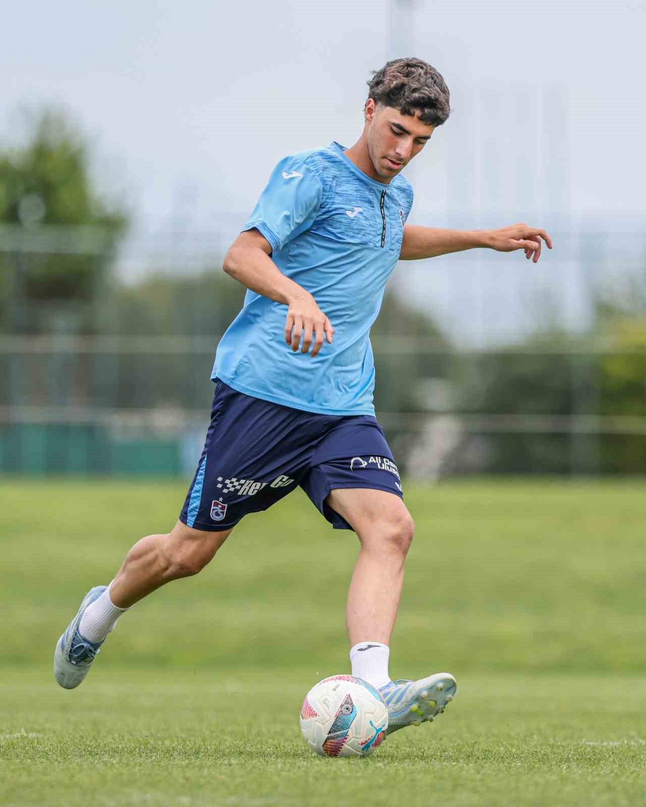 Trabzonspor, Antalya&rsquo;ya gen&ccedil; futbolcularıyla gitti
