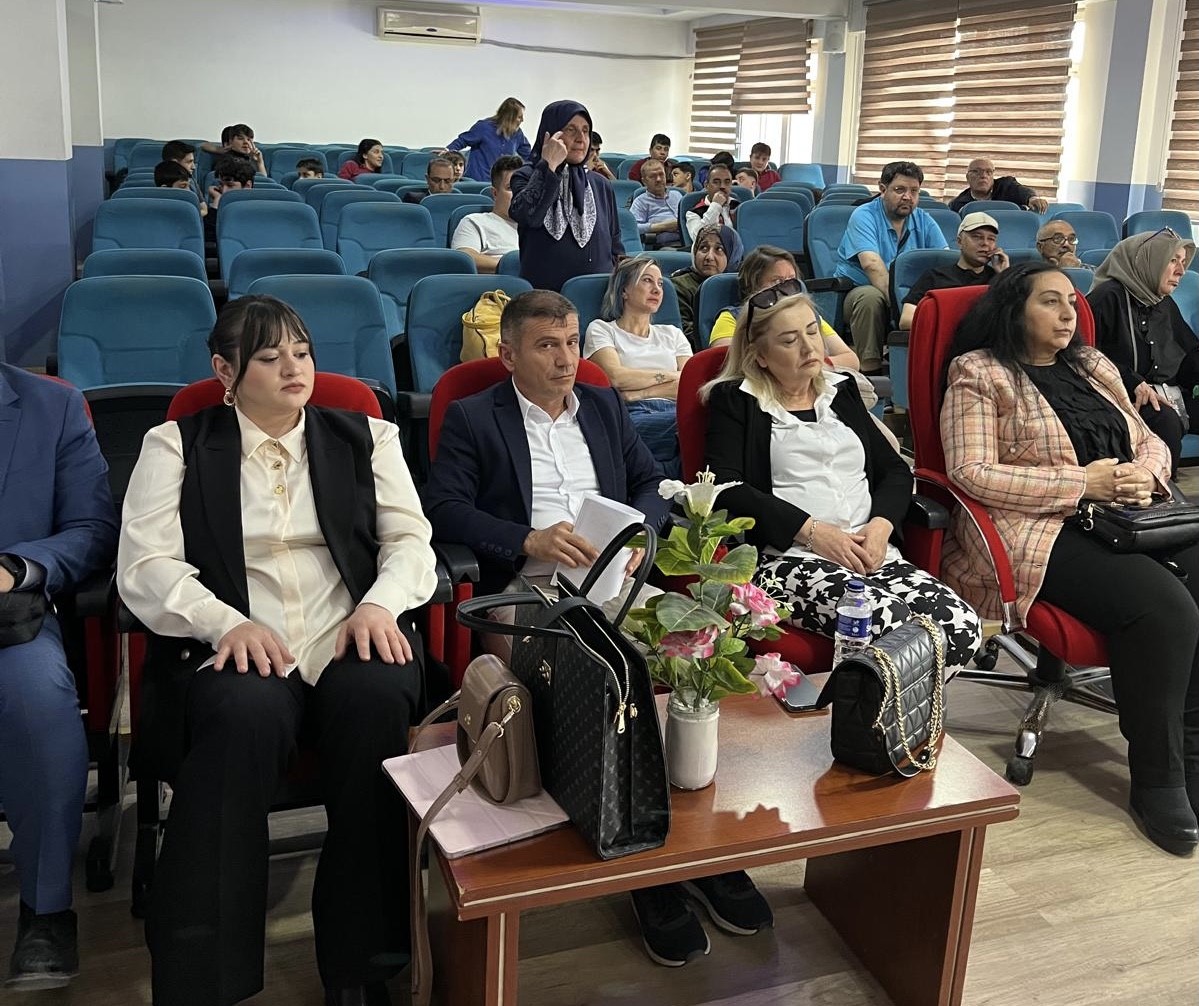 Boz&uuml;y&uuml;k&rsquo;te &lsquo;Engelli Hakları&rsquo; s&ouml;yleşisi d&uuml;zenlendi
