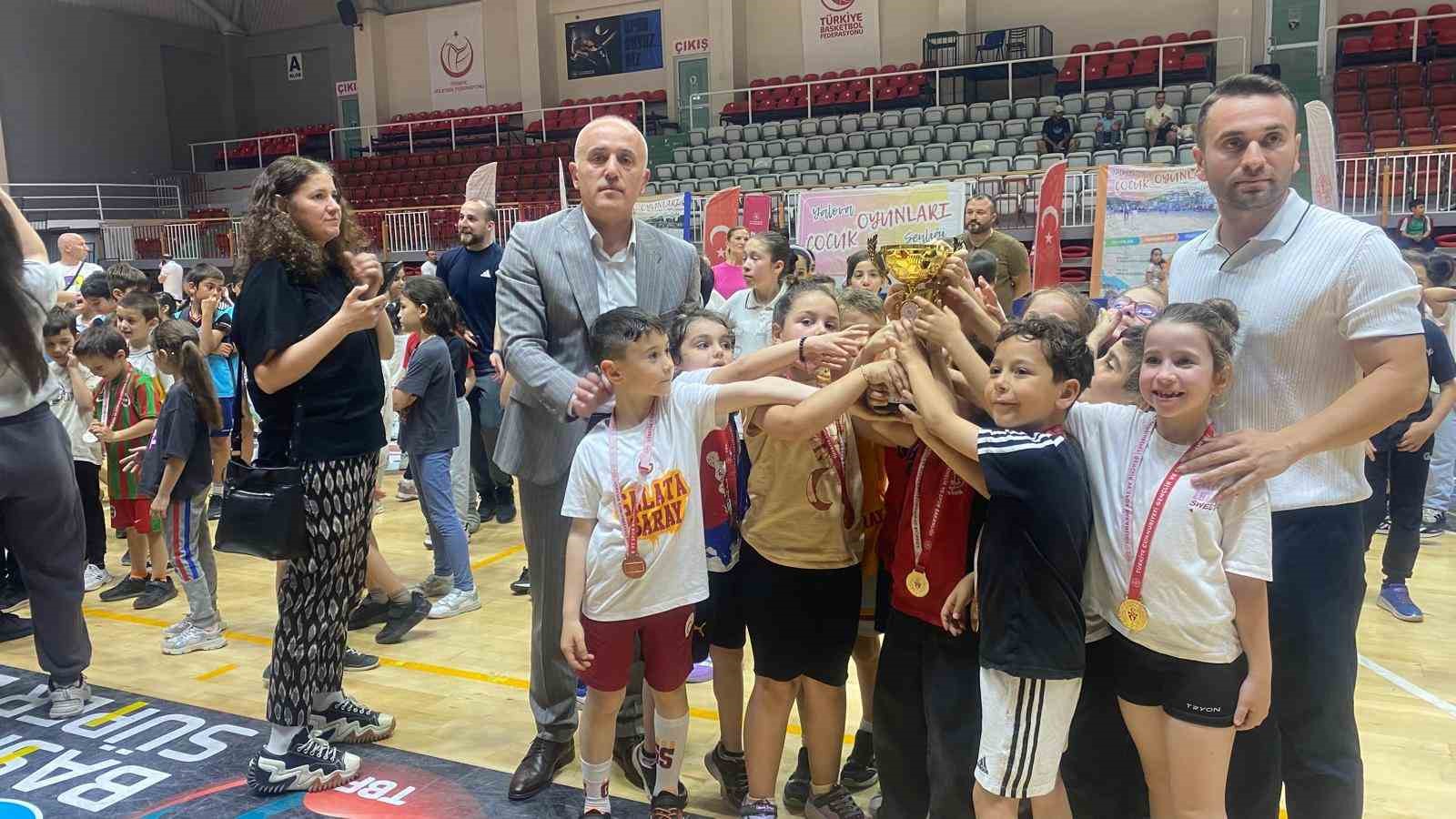 Yalova Çocuk Oyunları Şenliği renkli görüntülere sahne oldu