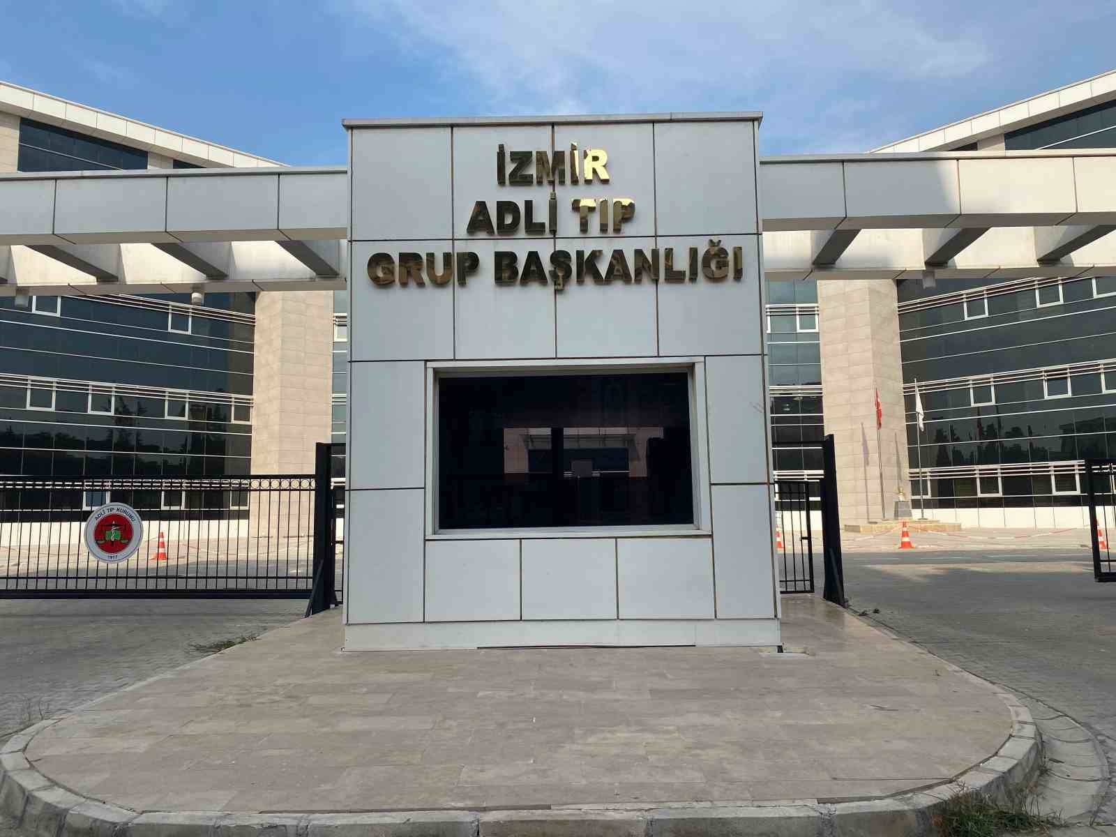 İzmir&rsquo;de karısı tarafından tabancayla vurulan adam &ouml;ld&uuml;
