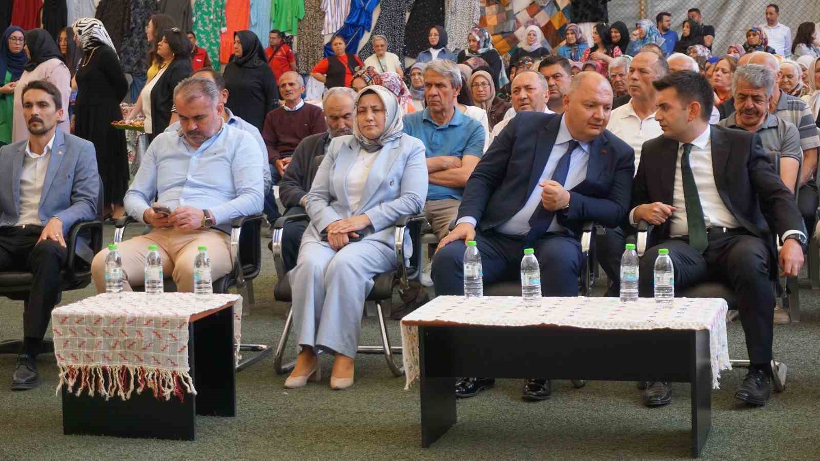 Hayat boyu öğrenme haftasında kursiyerler yeteneklerini sergiledi
