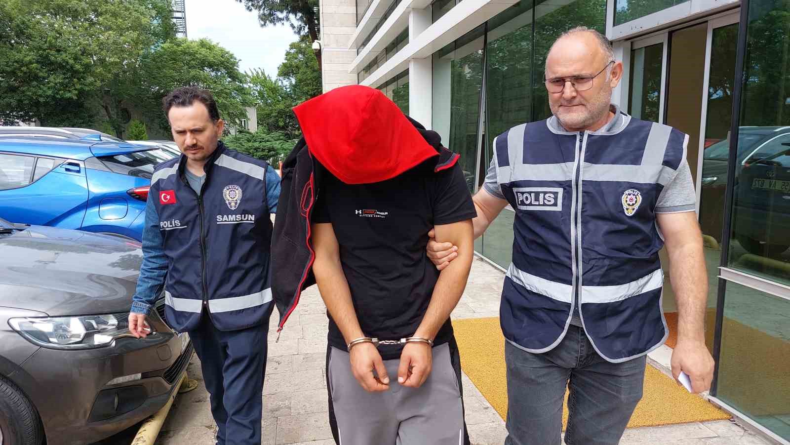 Evine misafirliğe gittiği kadını taciz ettiği iddiasıyla tutuklandı