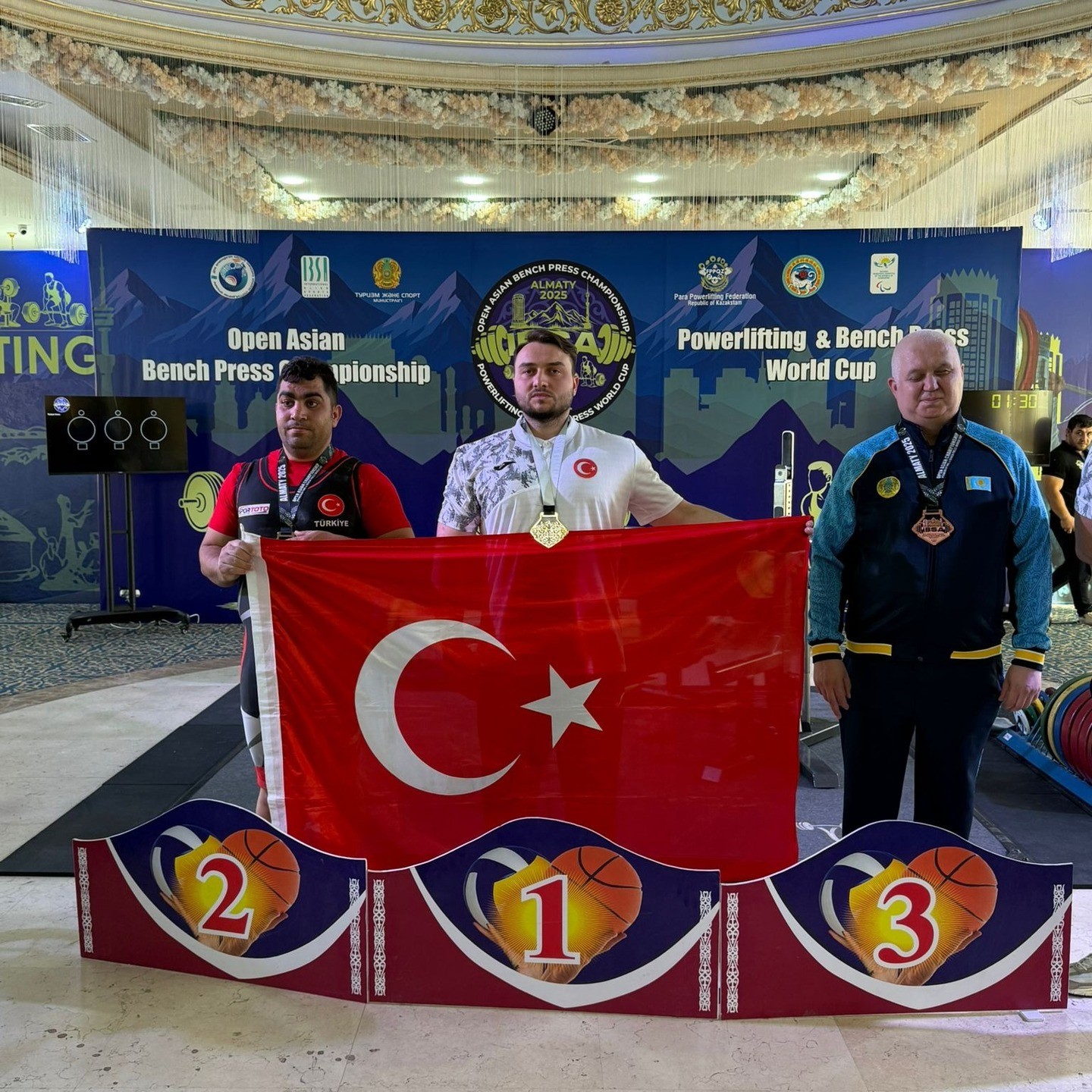 Görme Engelliler Dünya Kupası’nda 165 kiloyla şampiyon oldu