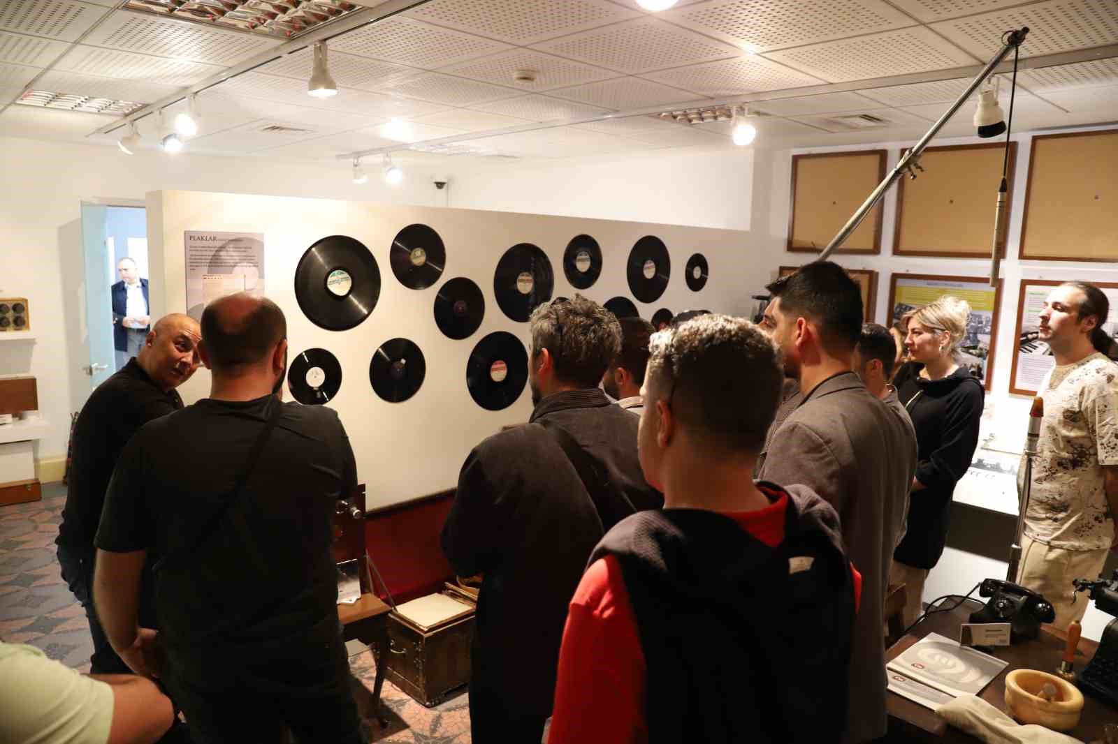 NE&Uuml; Kurumsal İletişim Koordinat&ouml;rl&uuml;ğ&uuml;&rsquo;nden TRT&rsquo;ye teknik ziyaret
