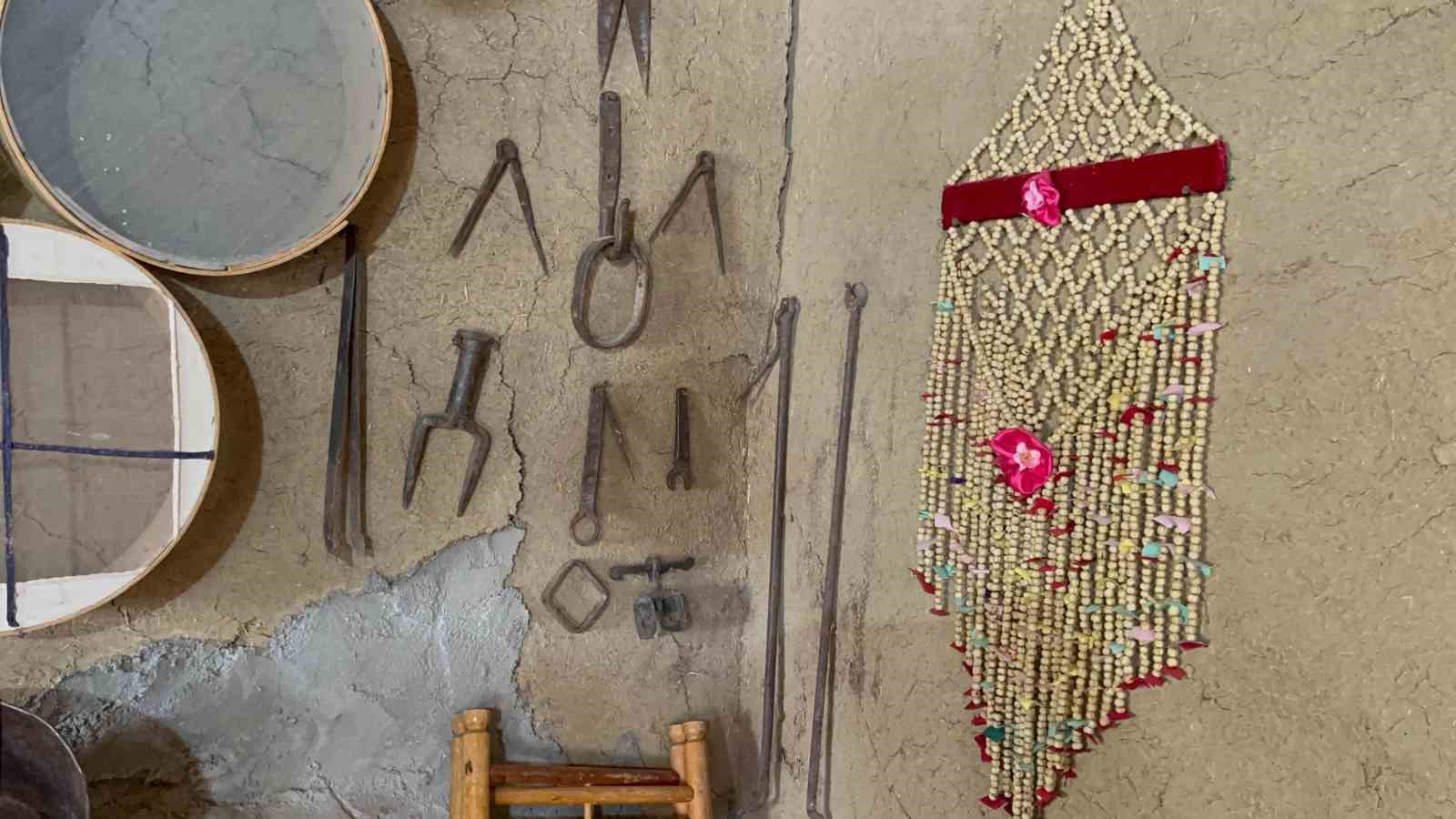 Asırlık tandırda ’Tarım Aletleri Sergisi’