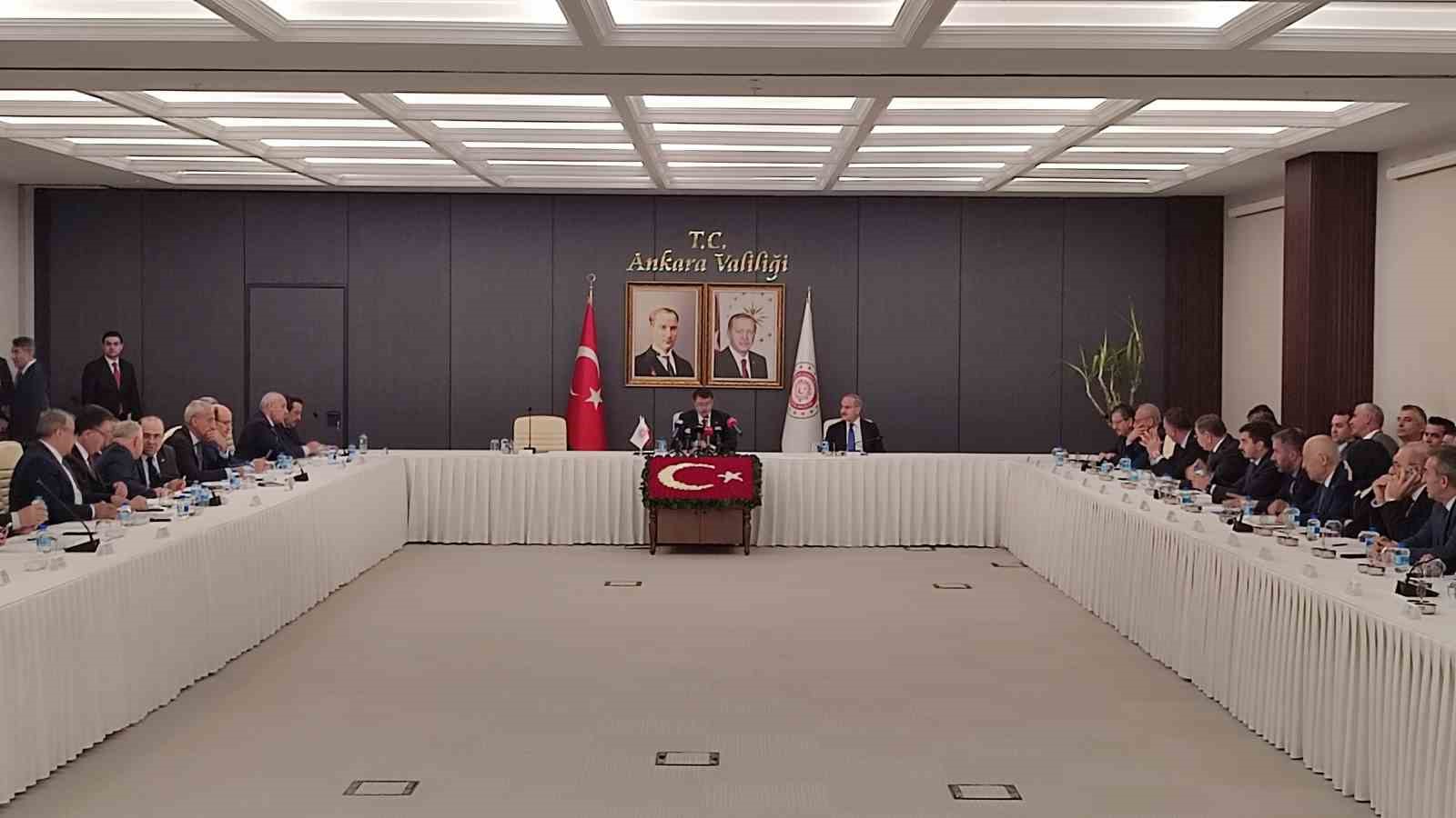 Ankara Valisi Şahin: "Toplamda bakımevlerine toplanan bug&uuml;ne kadar hayvan sayısı 14 bin 341&rsquo;dir"
