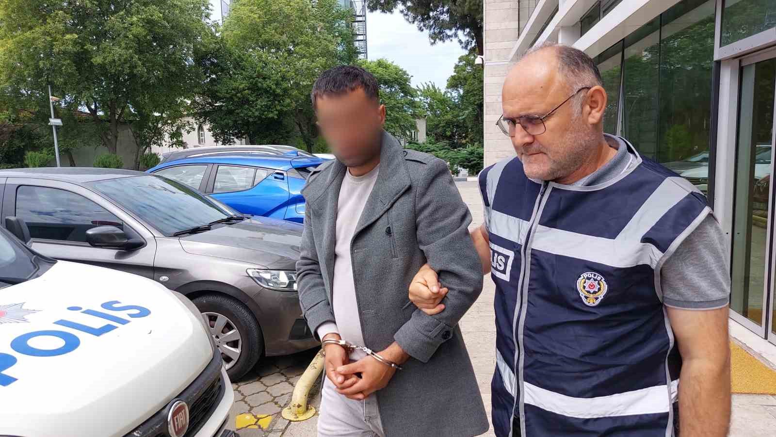 Boşandığı eşini bı&ccedil;aklayan şahıs tutuklandı
