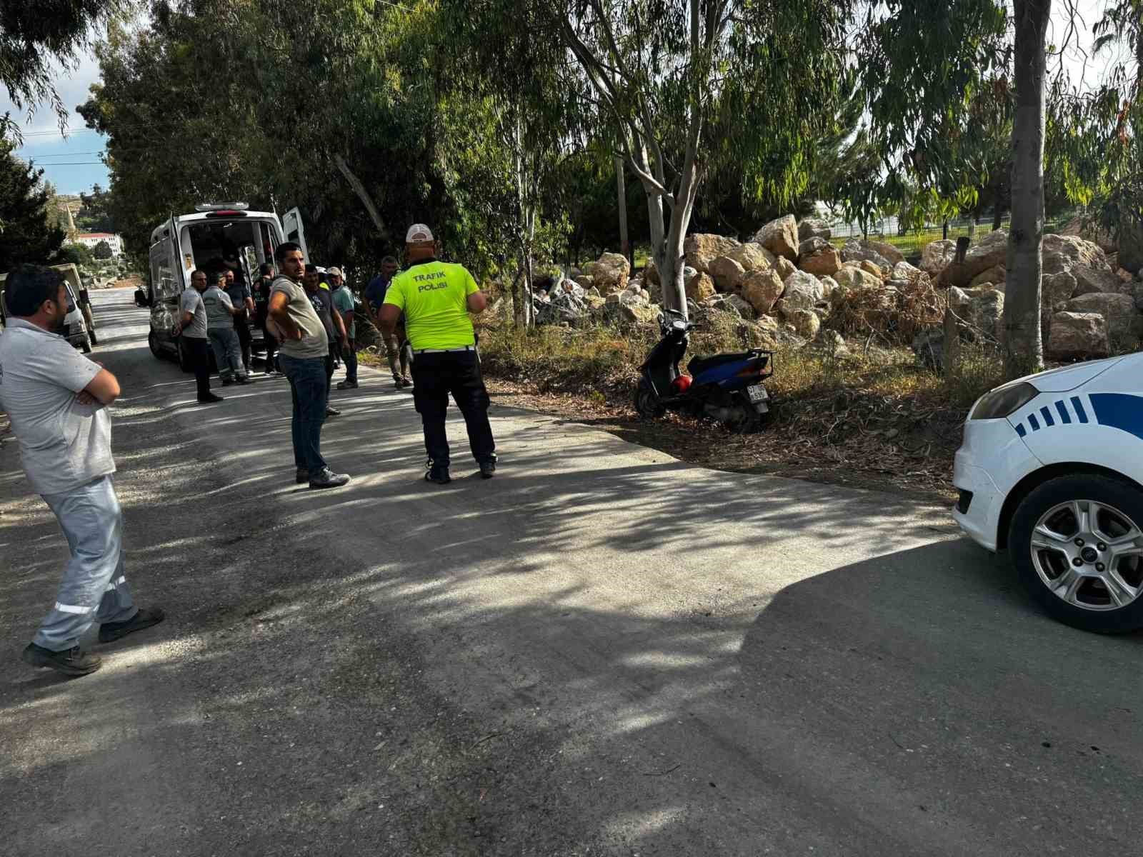 Kontrolden çıkan motosiklet devrildi, sürücü yaralandı