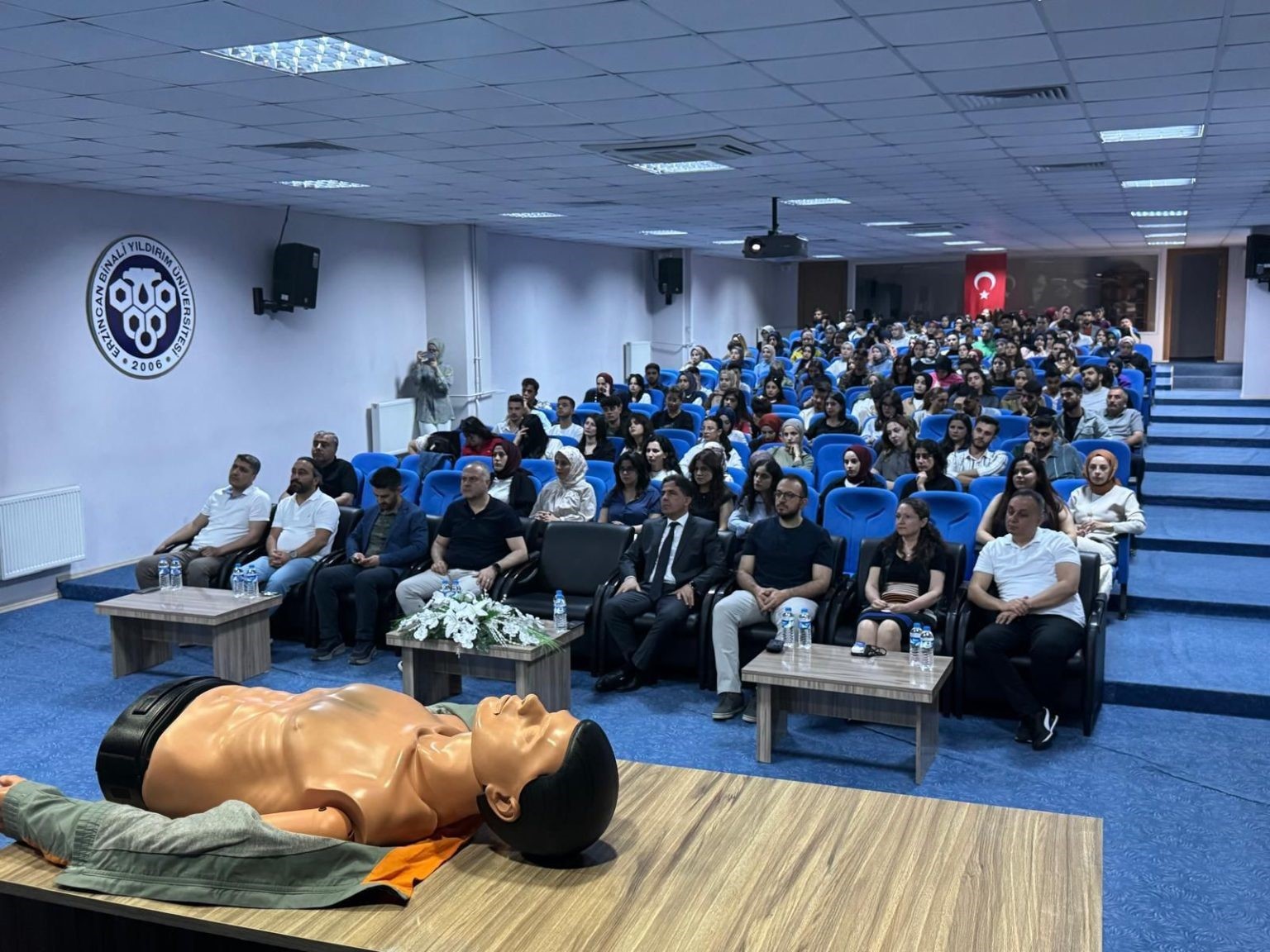 Sosyal Birliktelik Kulübü’nden hayat kurtaran etkinlik: Öğretmen adaylarına ilk yardım eğitimi
