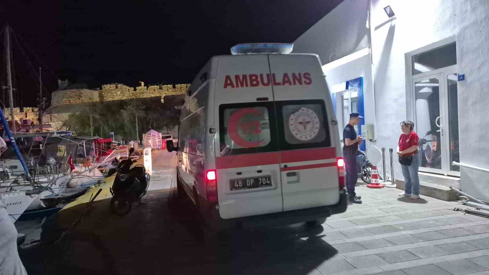 Ayağına ağırlık bağlayıp denize atladı