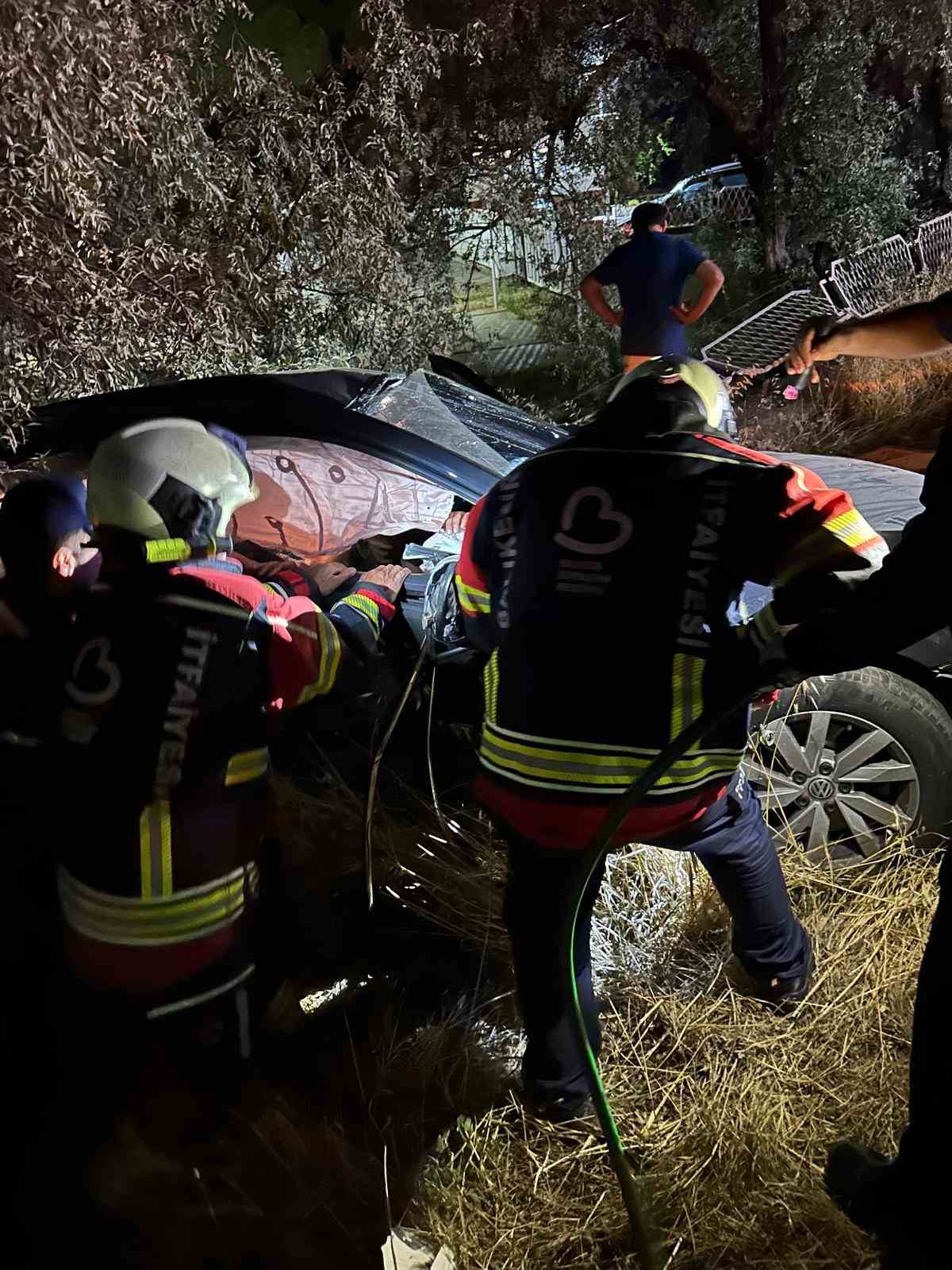 Ayvalık&rsquo;ta zincirleme kaza: 1&rsquo;i ağır 5 yaralı
