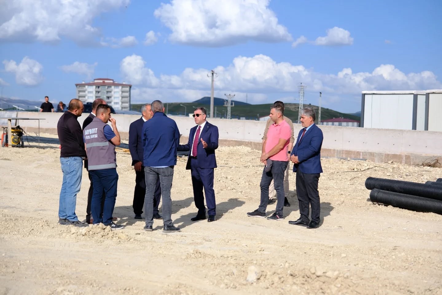 Vali Eldivan, Hayvan Bakım Evi inşaat sahasında incelemelerde bulundu
