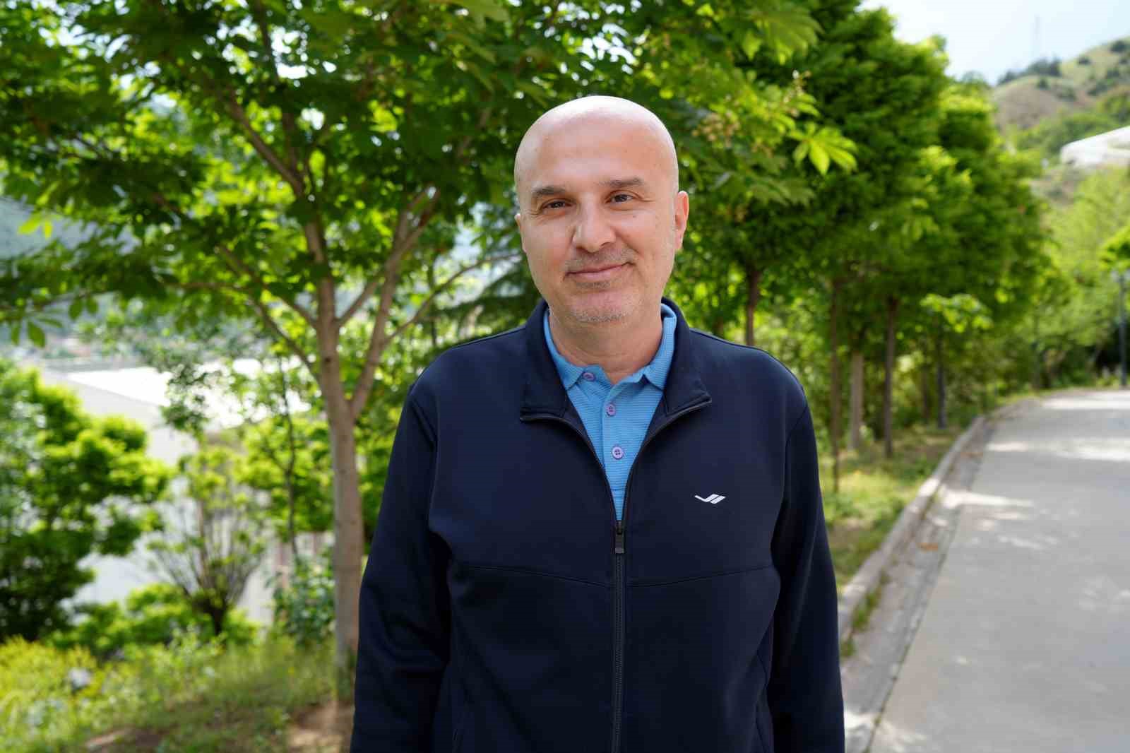Torul Baraj Gölü’nde alg patlaması gölet yüzeyini koyu renge bürüdü
