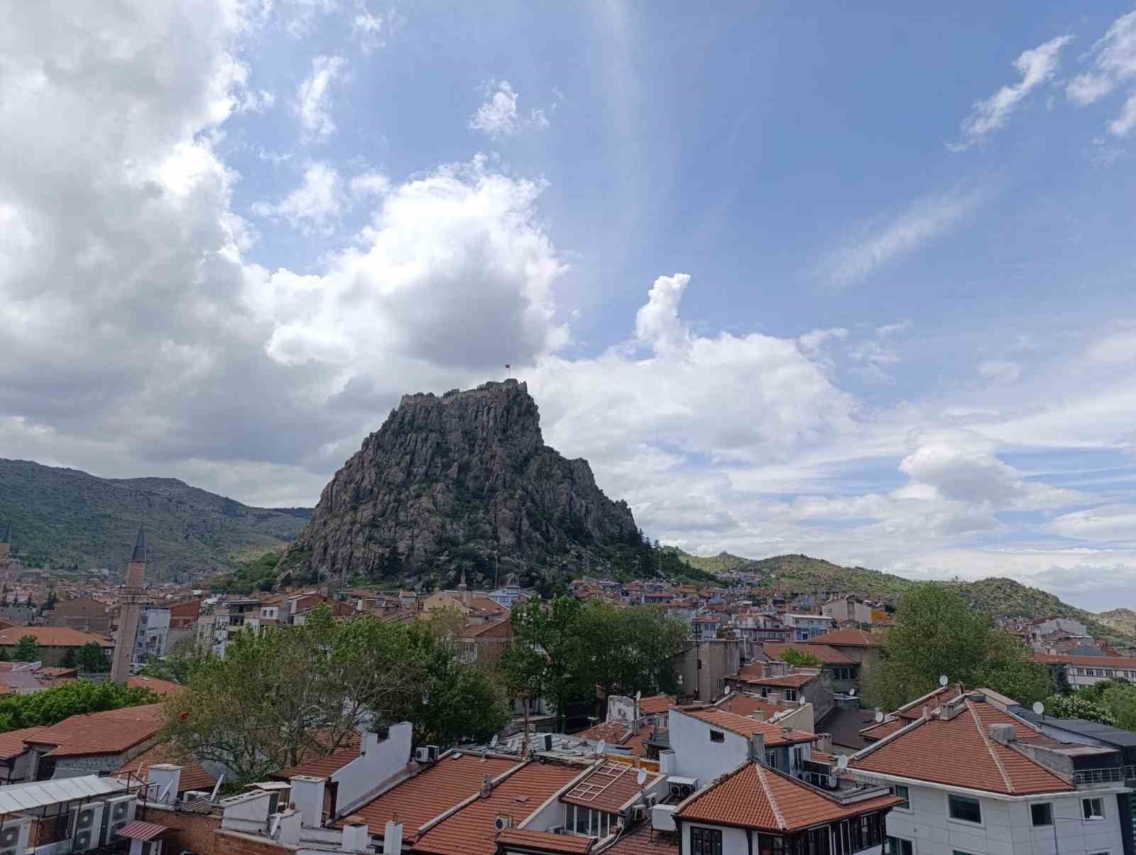 Meteoroloji’den Afyonkarahisar için kuvvetli sağanak ve fırtına uyarısı